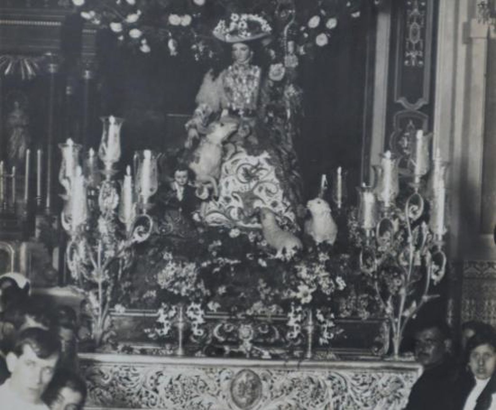 La Pastora de Capuchinos en su antiguo paso