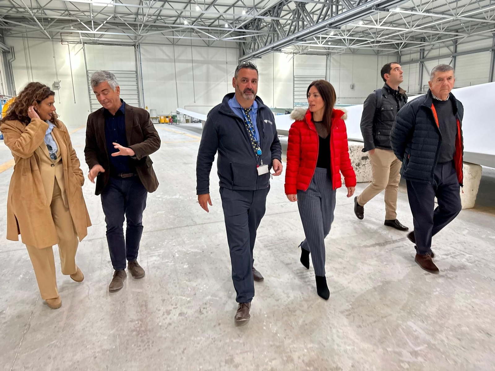 La presidenta de la APA visita EBlades.