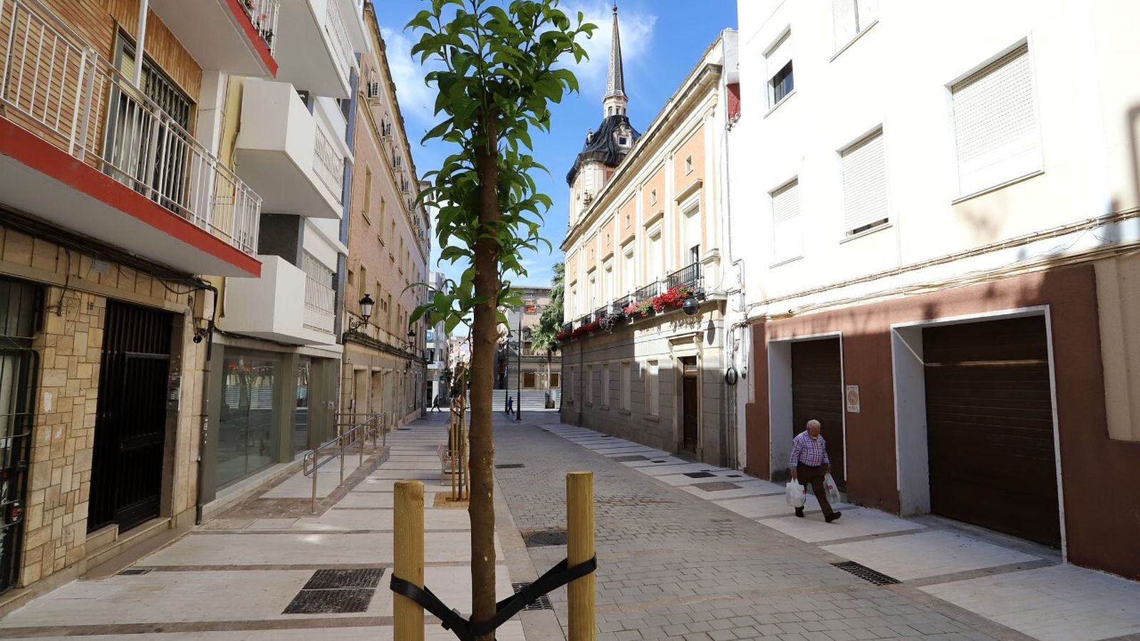 Aspecto de la nueva calle peatonal en Cardenal Cisneros.