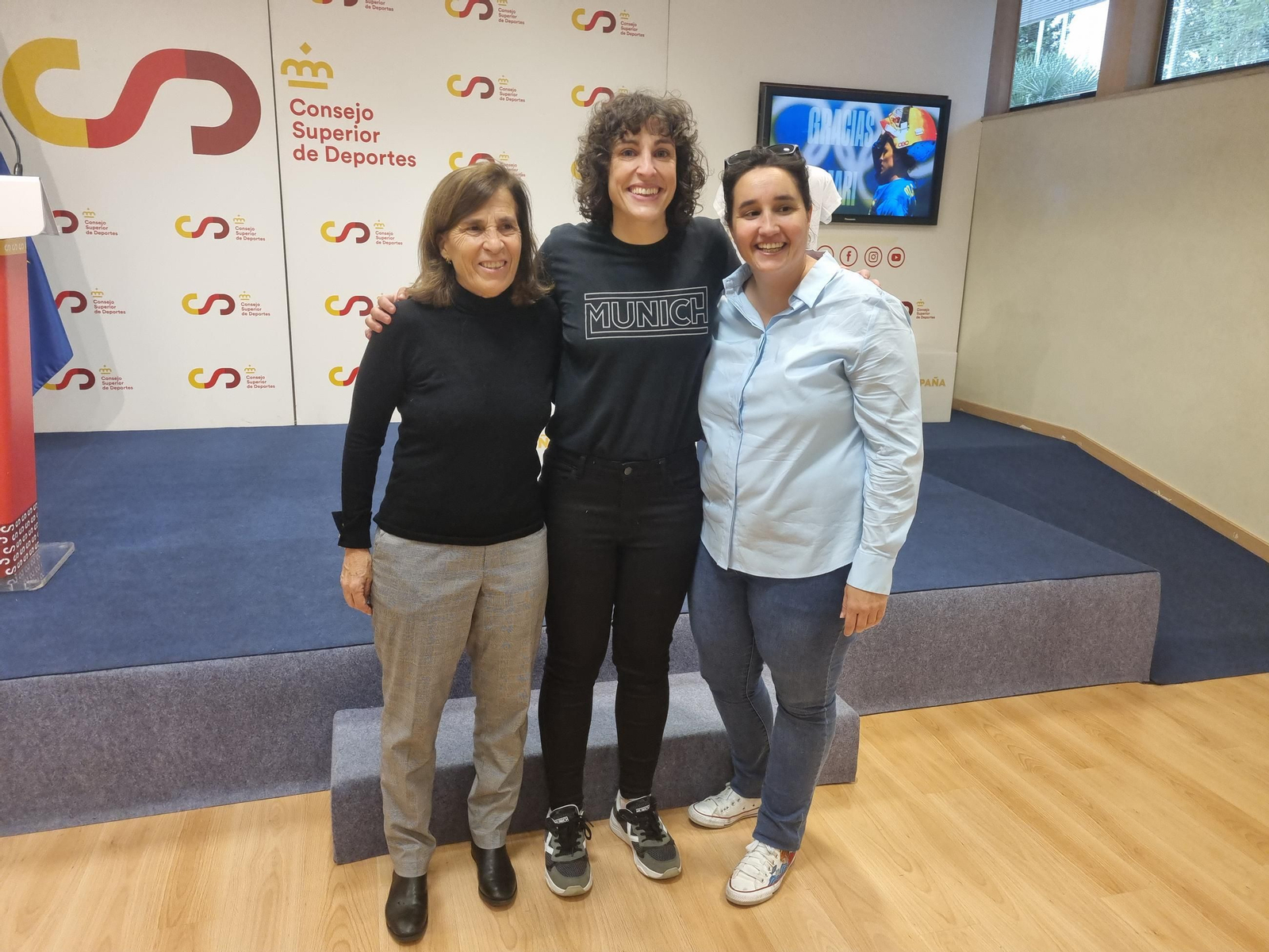 De izquierda a derecha: Mariví González, Mª Ángeles Ruiz y Chus Rosa.