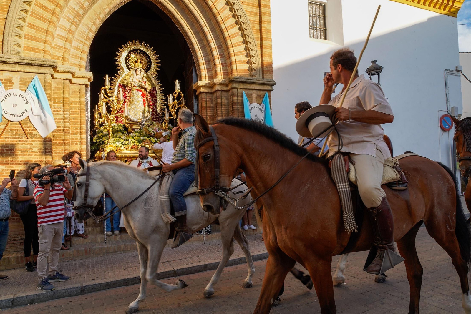 Las imágenes más destacas de la recogida de las yeguas en Hinojos