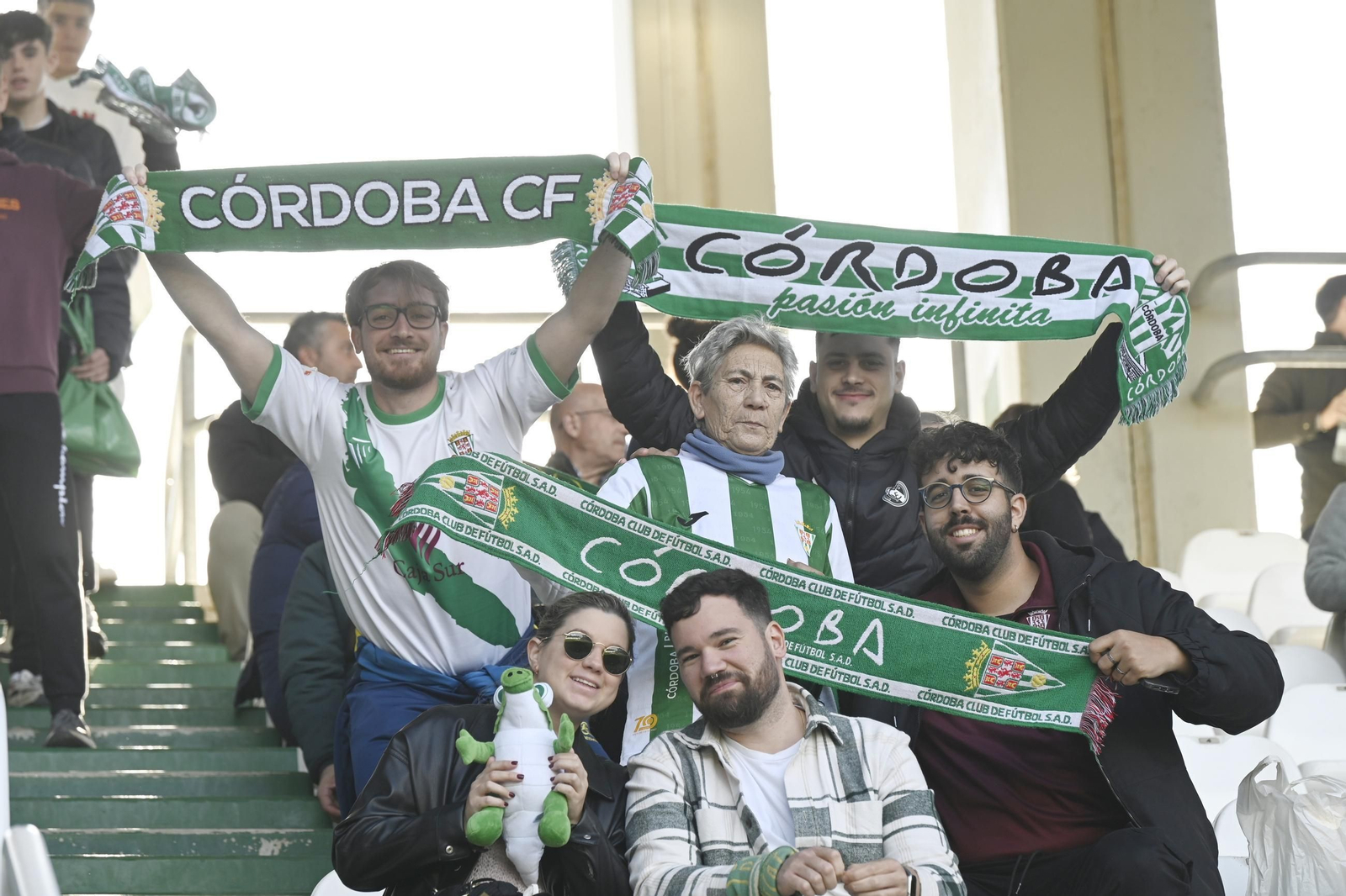 Las mejores fotos del ambiente en El Arcángel para el Córdoba CF - Eibar