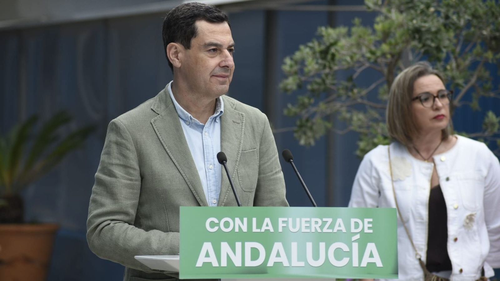 Juanma Moreno abre la puerta a un pacto de PP y 100x100 Unidos durante ...