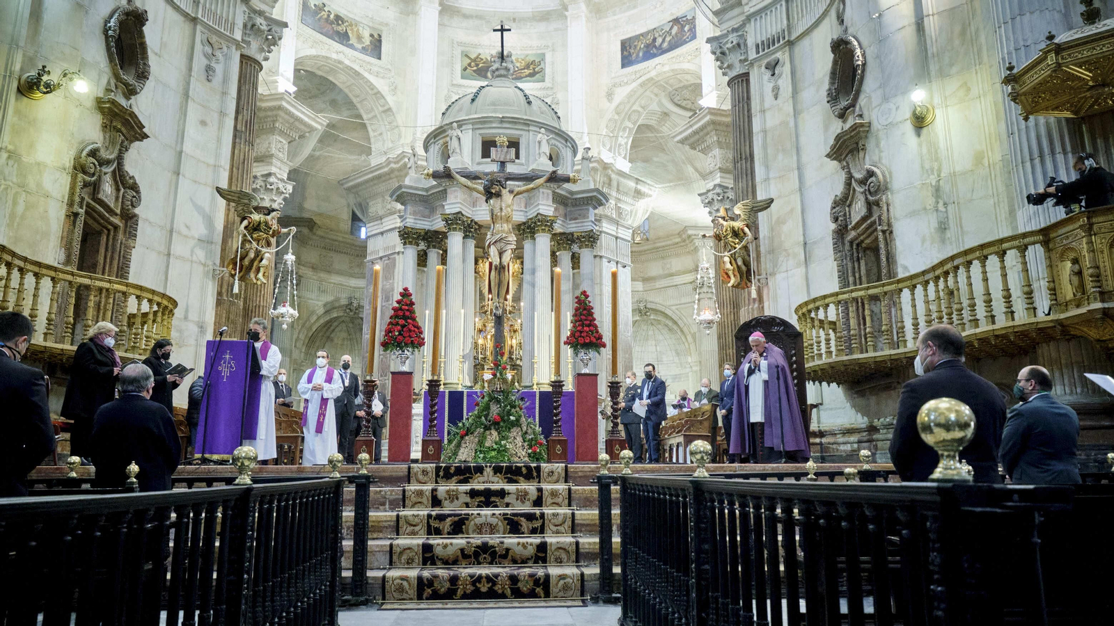 Vía Crucis de Piedad en el interior de La Catedral.