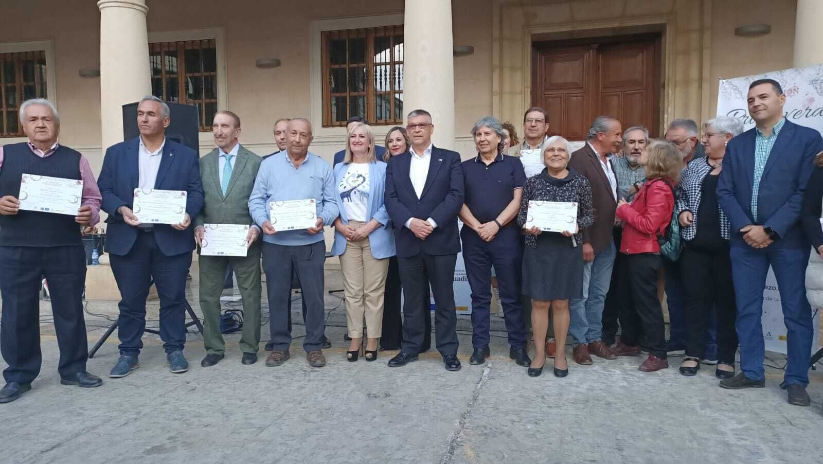 Foto de familia de los premiados
