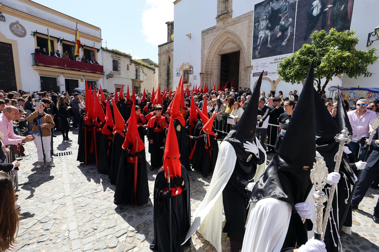 Imágenes de la Hermandad de Santa Marta en el Sábado Santo de Jerez 2025