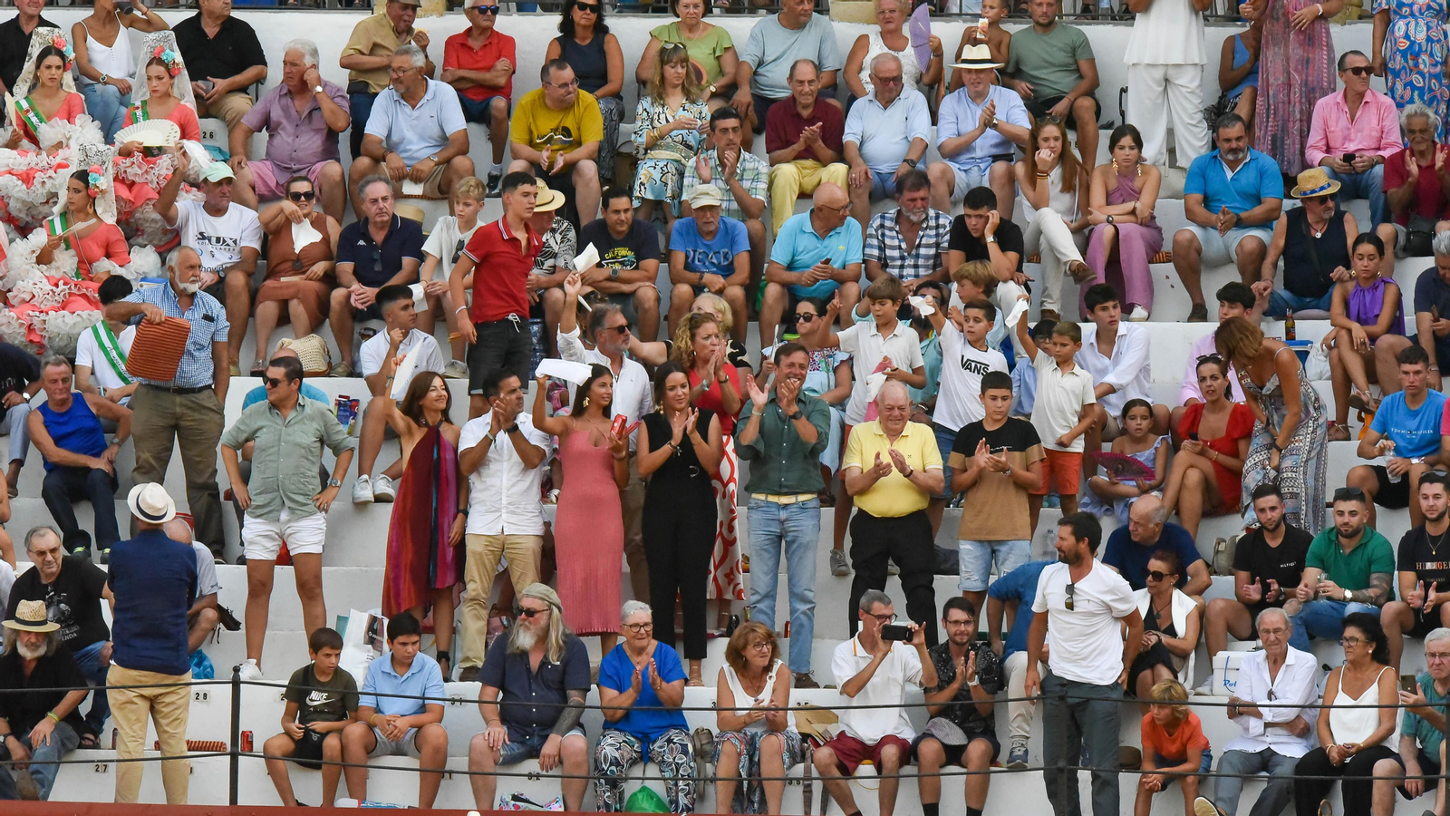 Búscate en las fotos del  festejo mixto de la Feria Real de San Roque