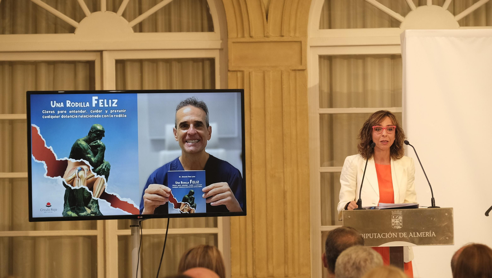 El Doctor Antonio Ríos presenta su libro 'Una Rodilla Feliz', en imágenes