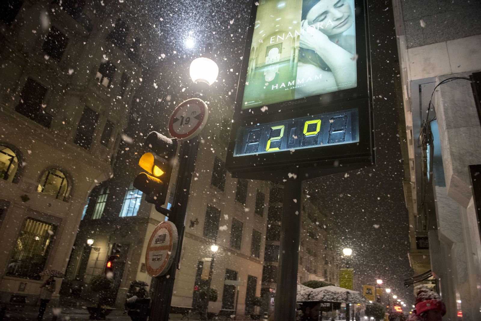 El domingo por la noche también llegó la nieve a Granada