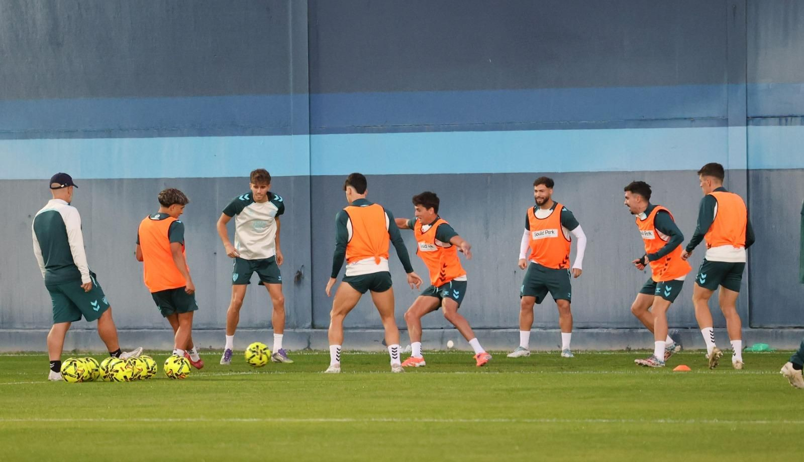 Sergio Pellicer sigue con fuerza al frente del Málaga CF