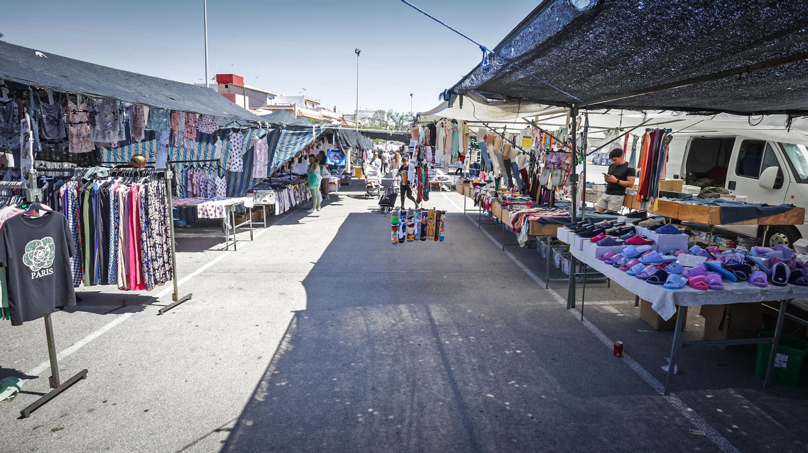 Así está el mercadillo de los lunes de Jerez, en imágenes