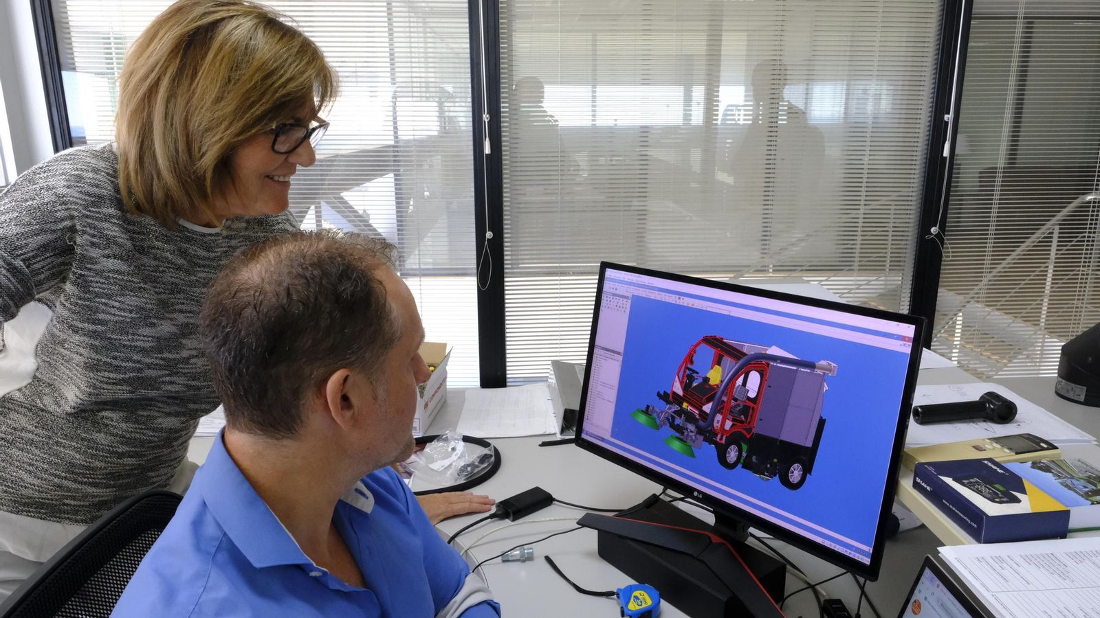 Inma, junto con Ignacio Valdivia, jefe de proyectos I+D.