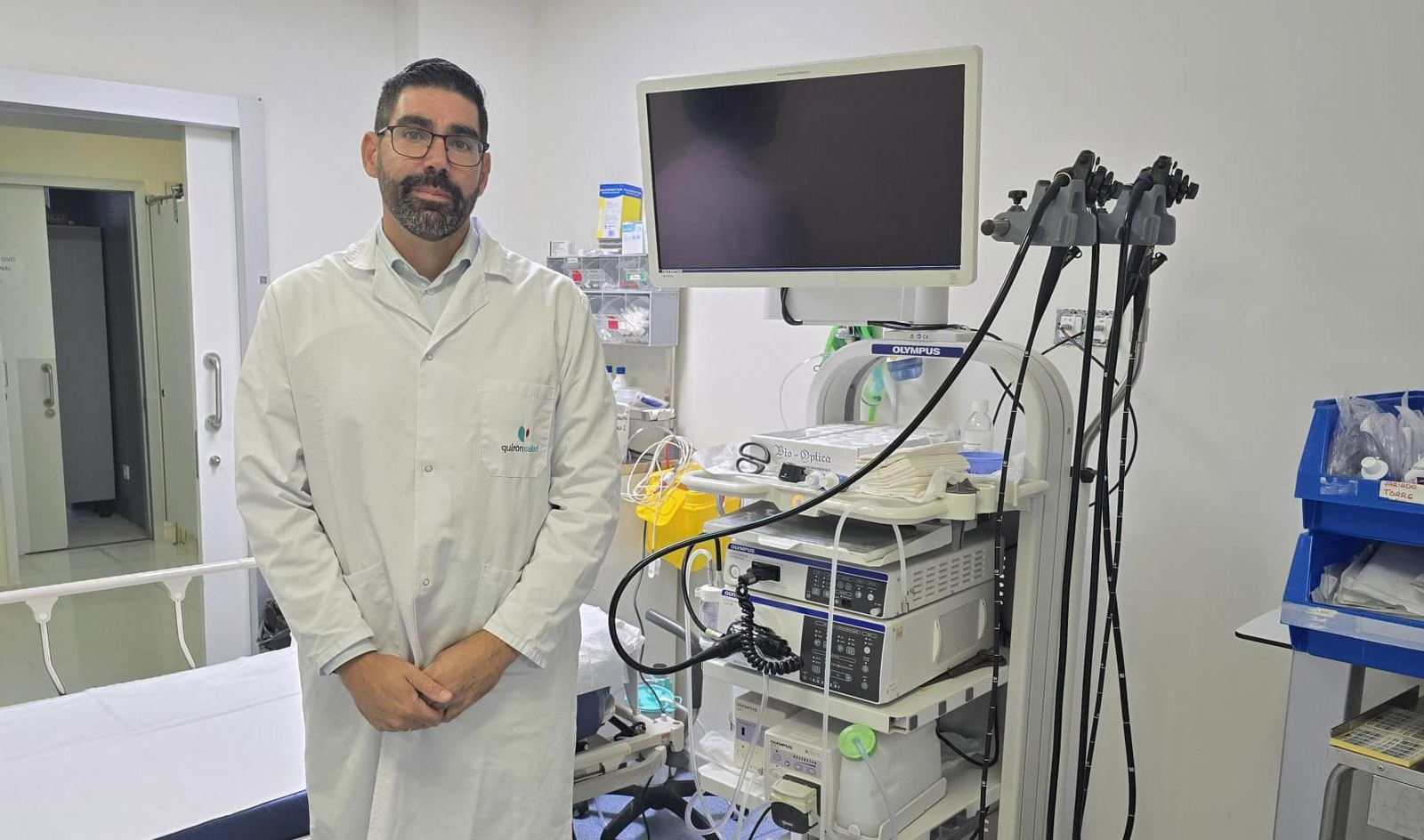 El doctor Manuel de Sola, jefe de Departamento de Digestivo en el Hospital Quirónsalud Campo de Gibraltar