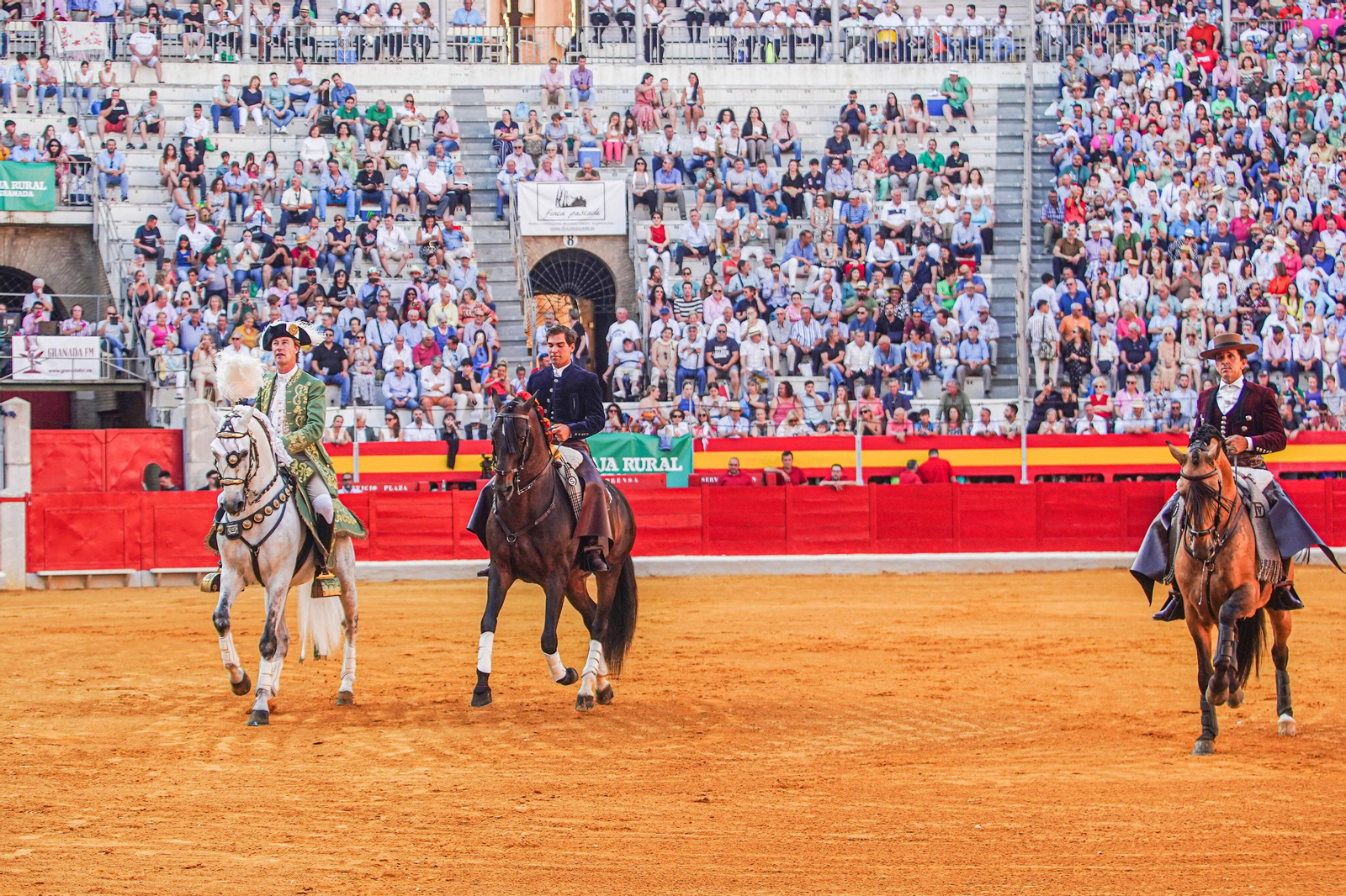 Una gran tarde de rejoneo, en imágenes