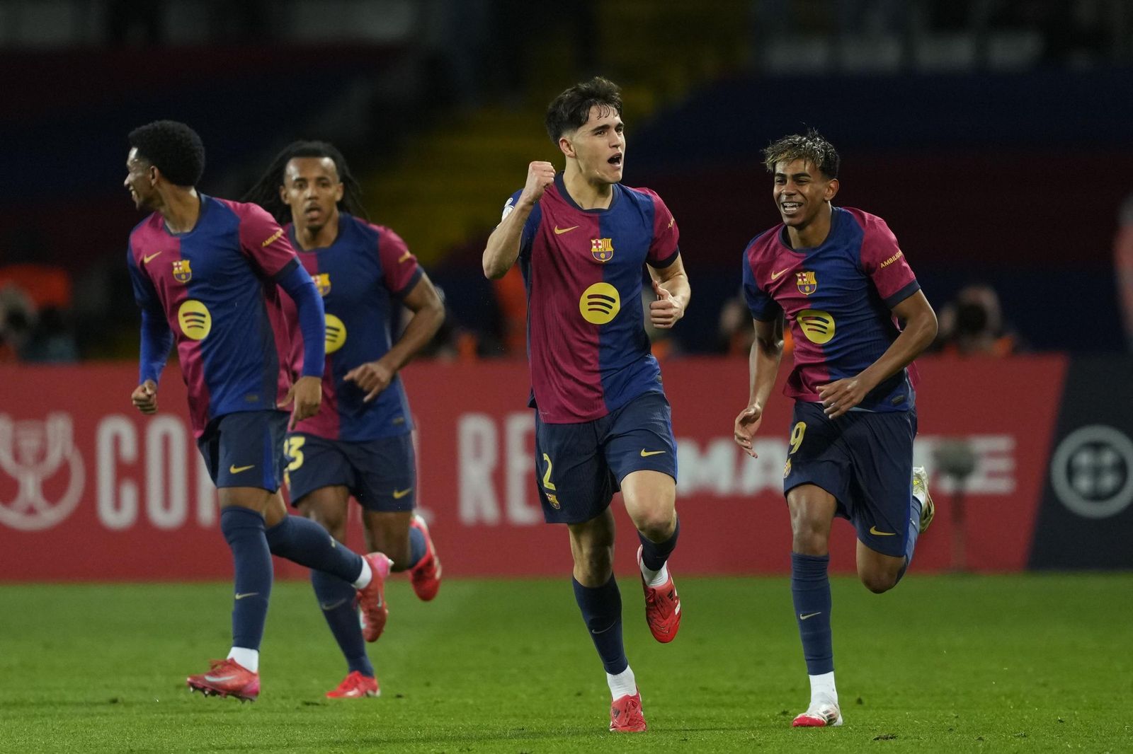 Las fotos del espectacular Barcelona - Atlético de Madrid