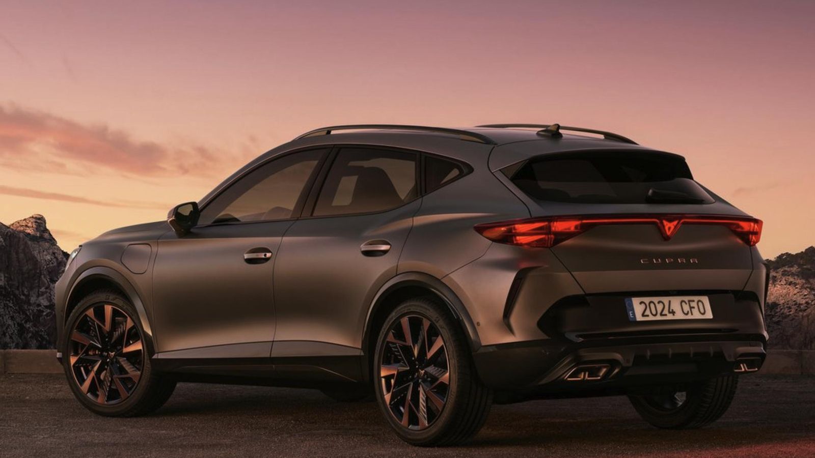 El ADN del diseño de los últimos Cupra también alcanza a este Formentor en el momento de su restyling de media vida.