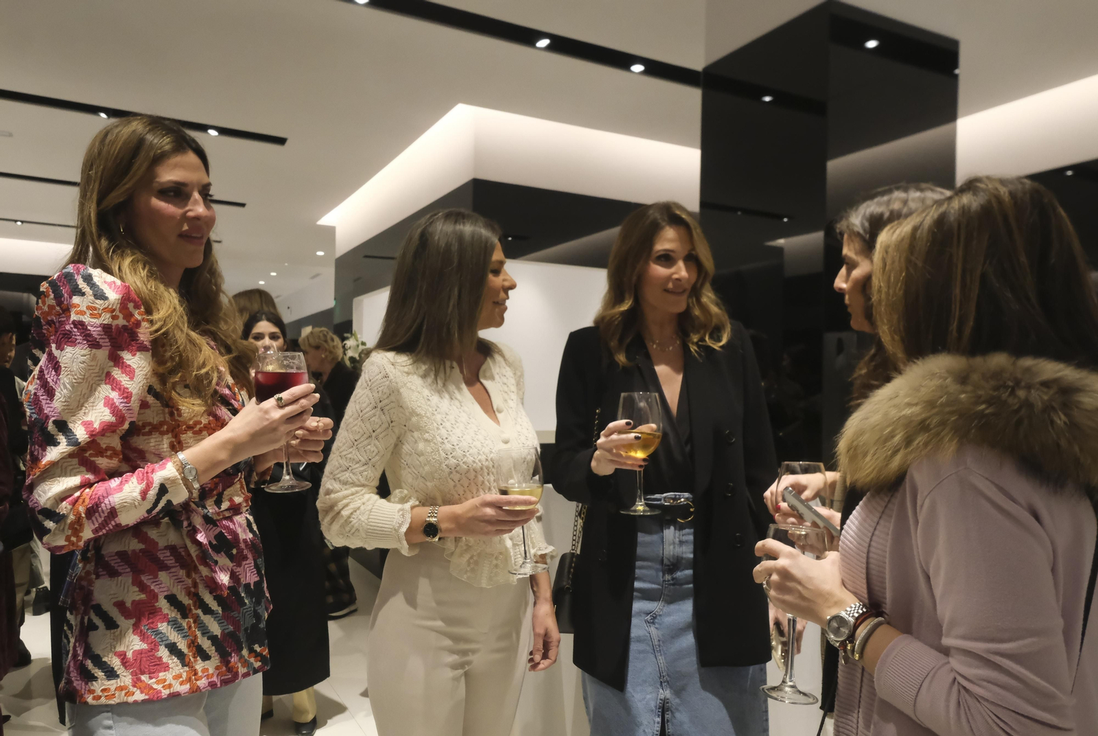 En fotos: La inauguración de la nueva tienda de Rosa Clará en el centro de Córdoba, la fiesta que nadie quiso perderse