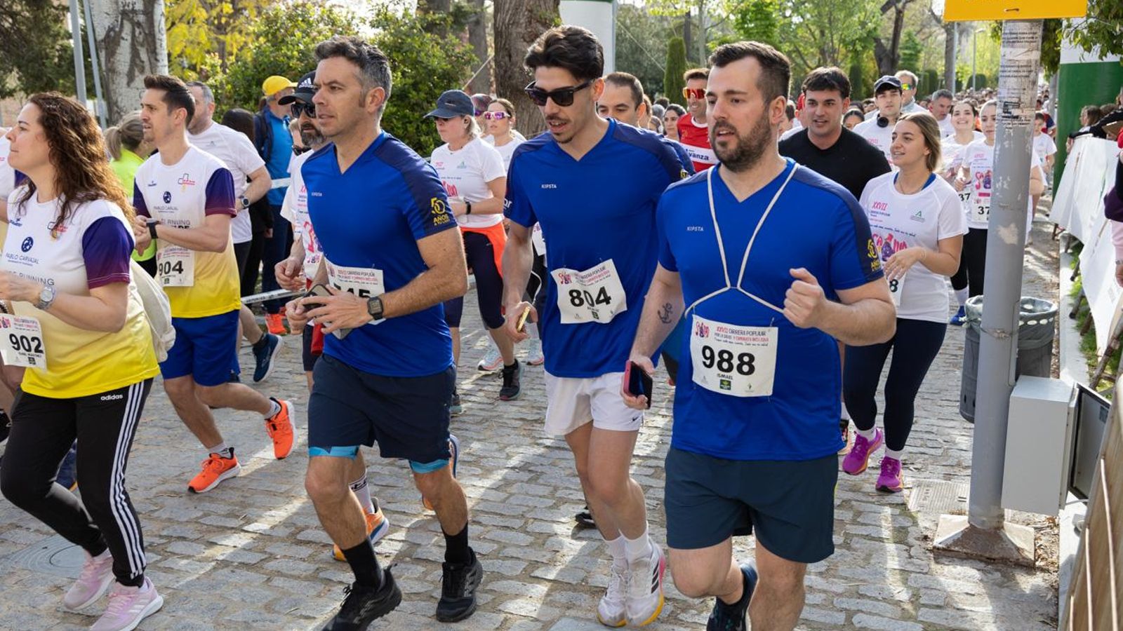 Más de 2.100 participantes corren para promover la salud en Jaén, en imágenes (1)