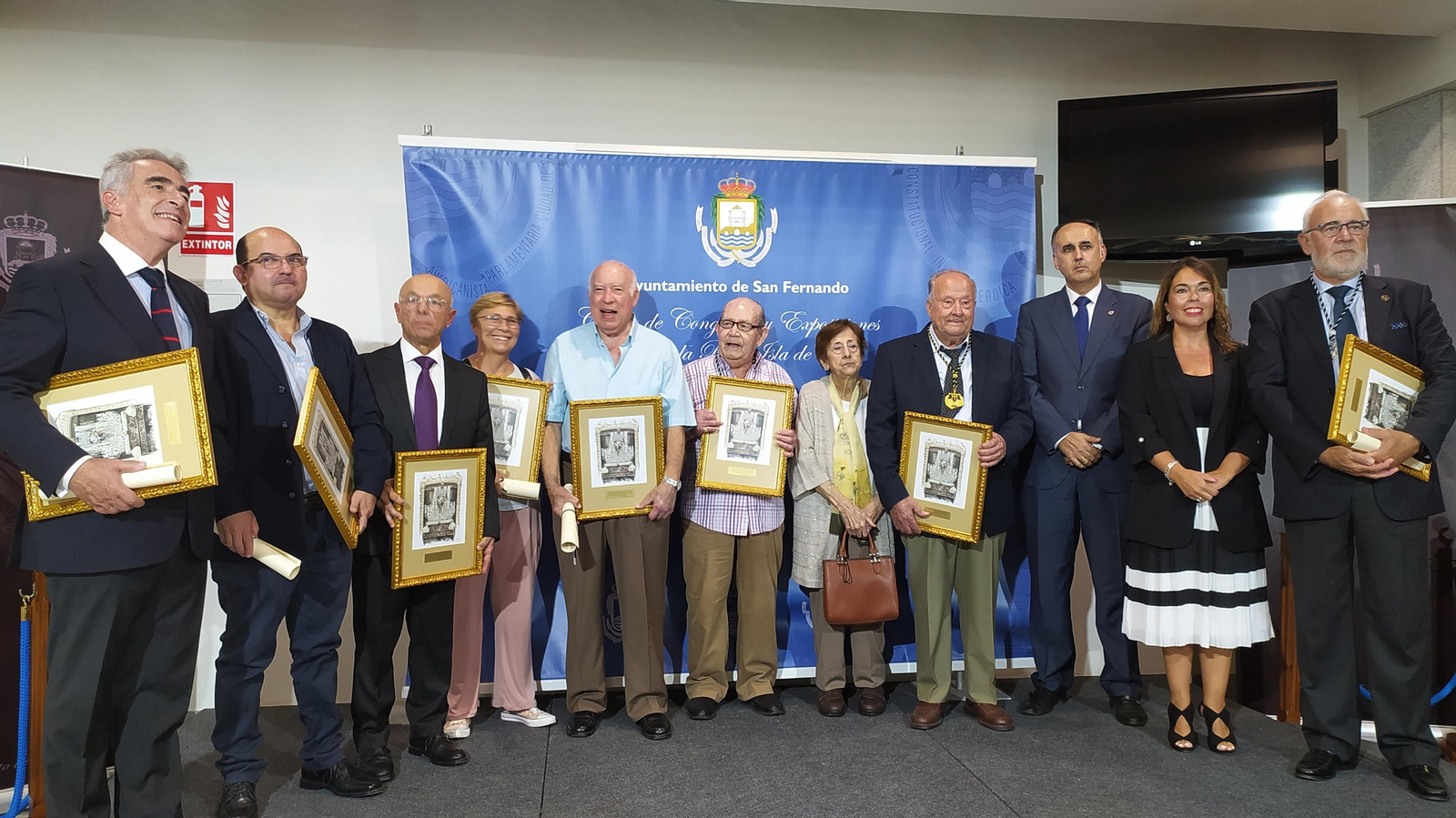 Homenaje a los hermanos más antiguos de la Soledad en San Fernando