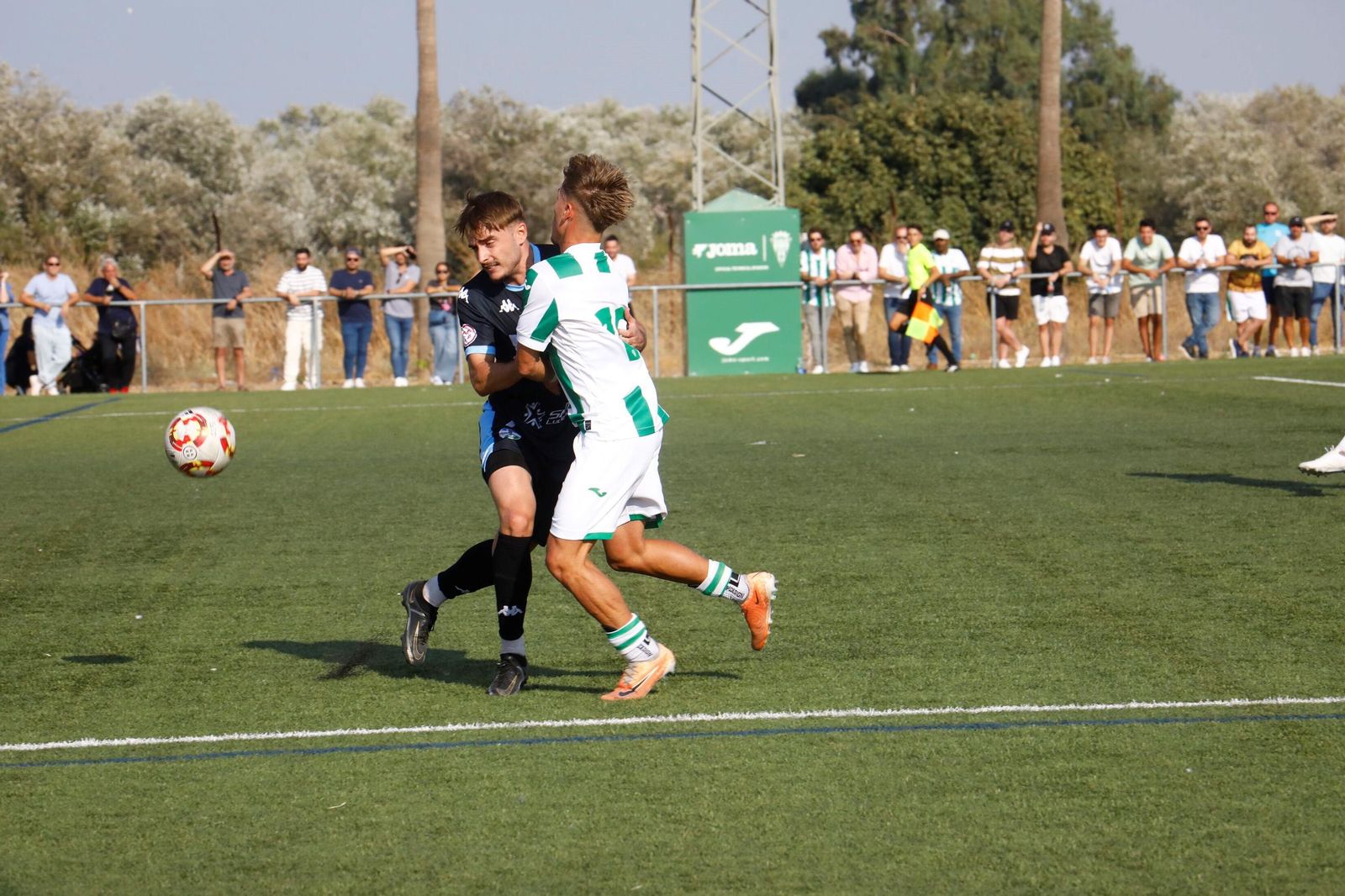 Las mejores fotos del derbi entre el Córdoba B y el Ciudad de Lucena en la Ciudad Deportiva