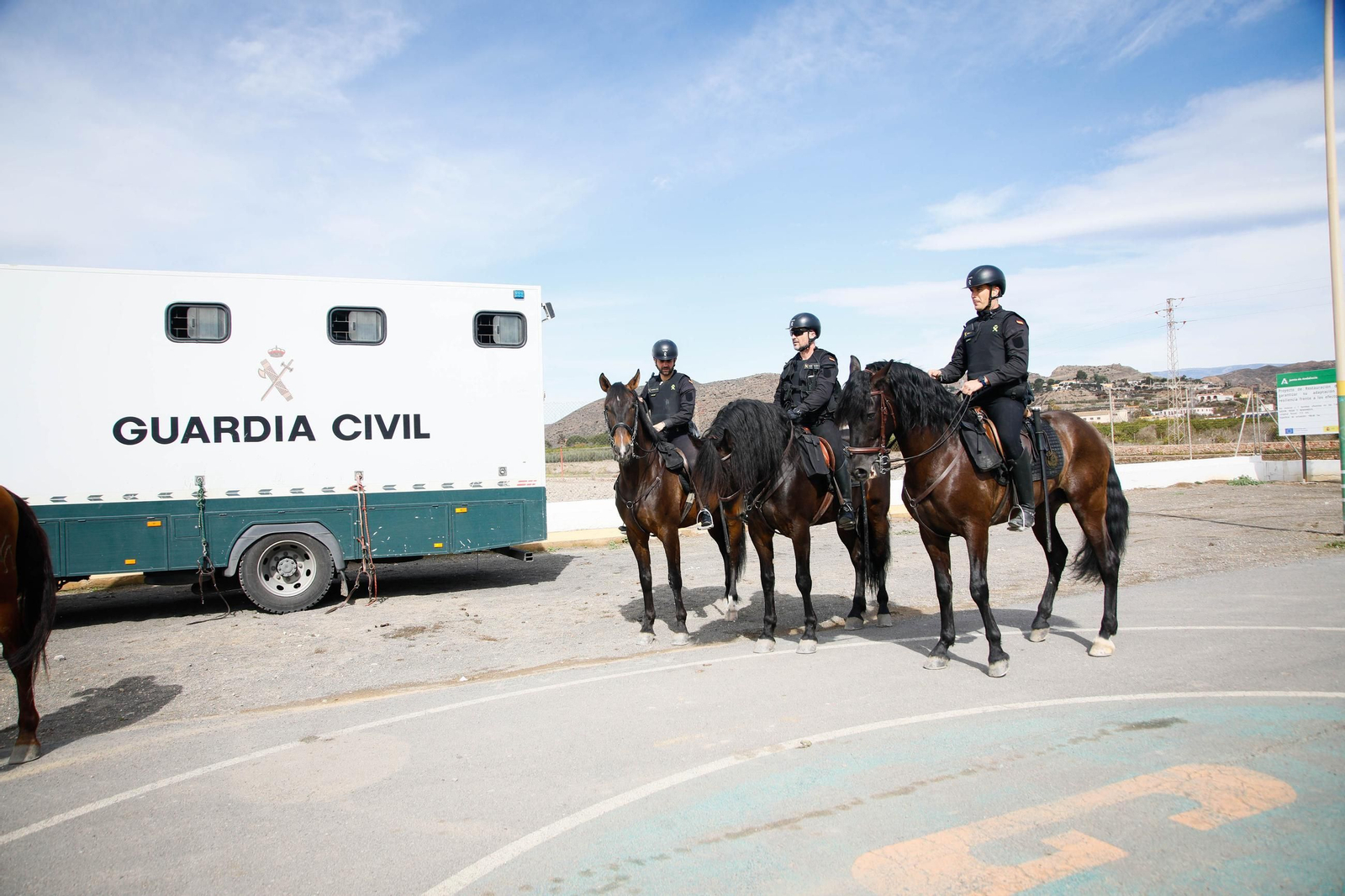 Imágenes del Escuadrón de Caballería de la Guardia Civil en Gádor.