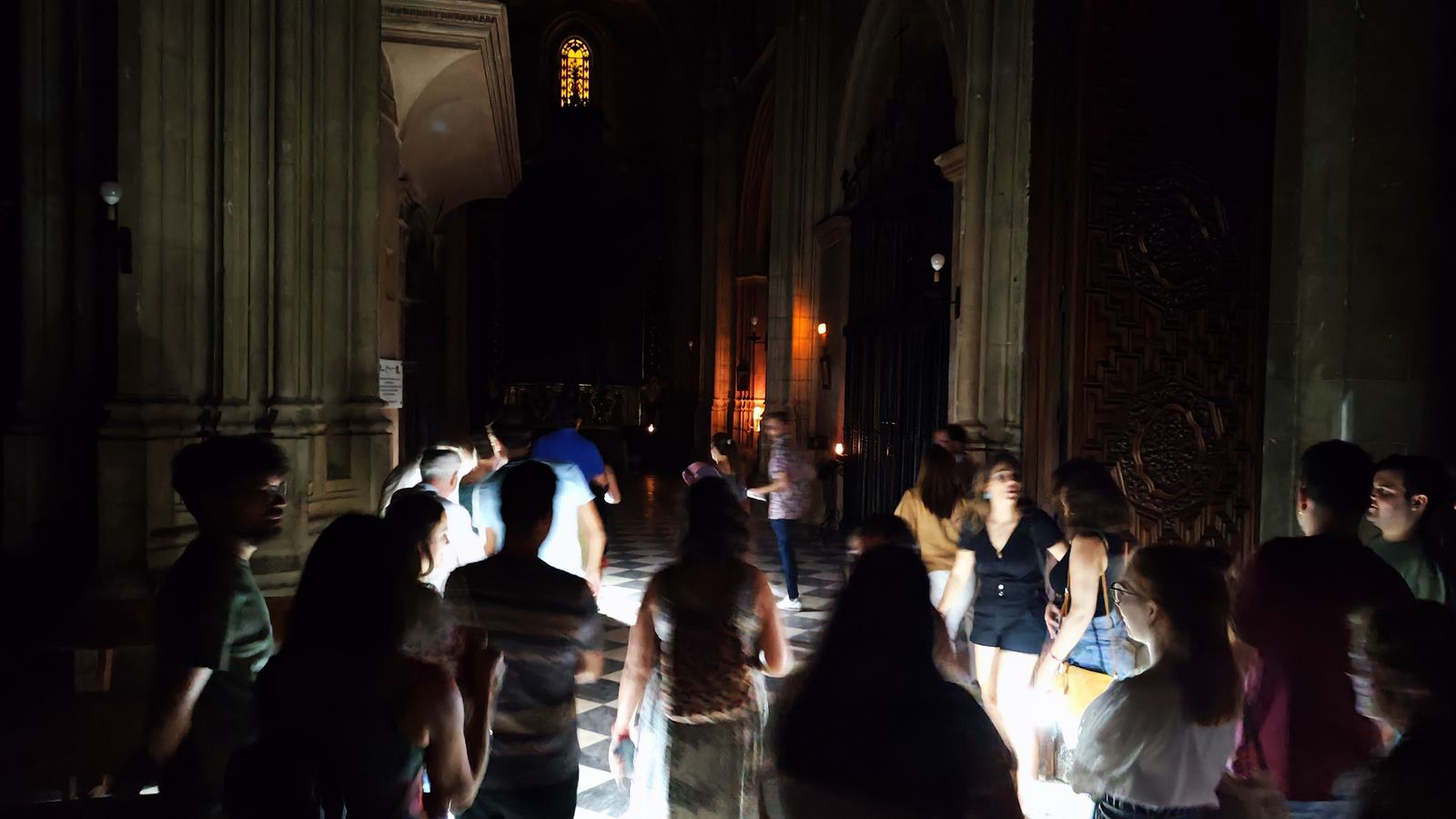 Un grupo de visitantes durante la visita guiada