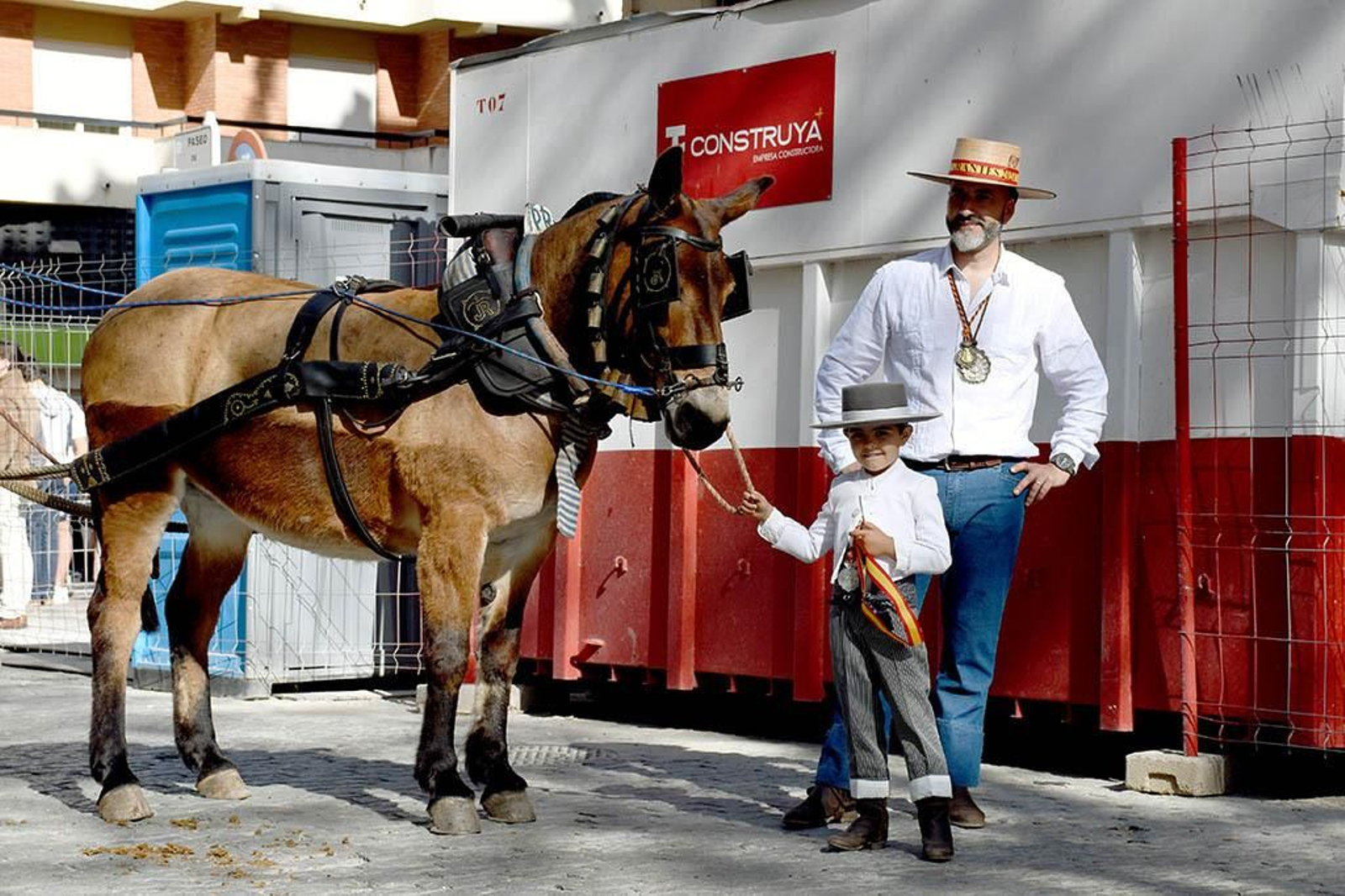 Las mejores imágenes de los peregrinos en la salida de Emigrantes
