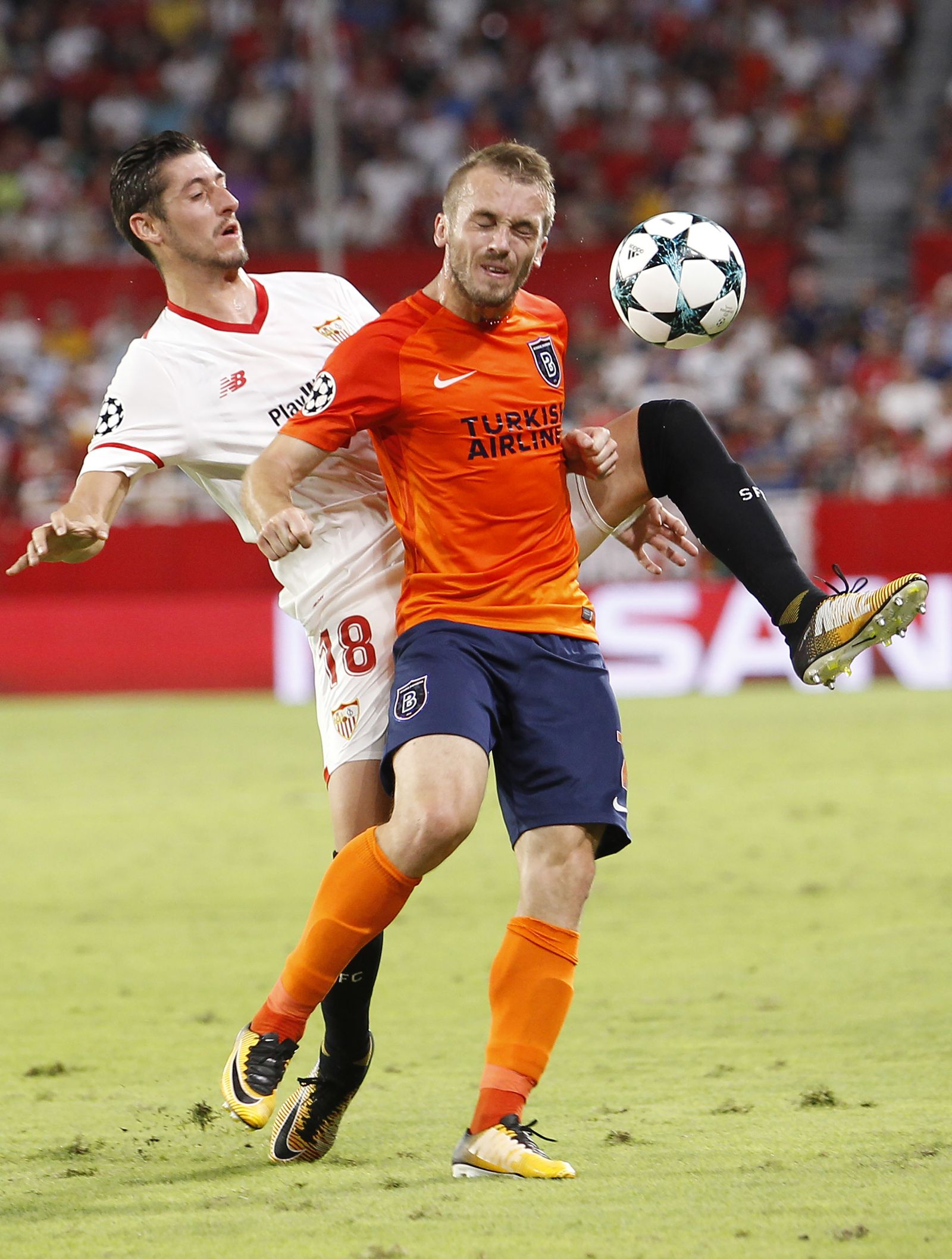 Las imágenes del Sevilla-Basaksehir