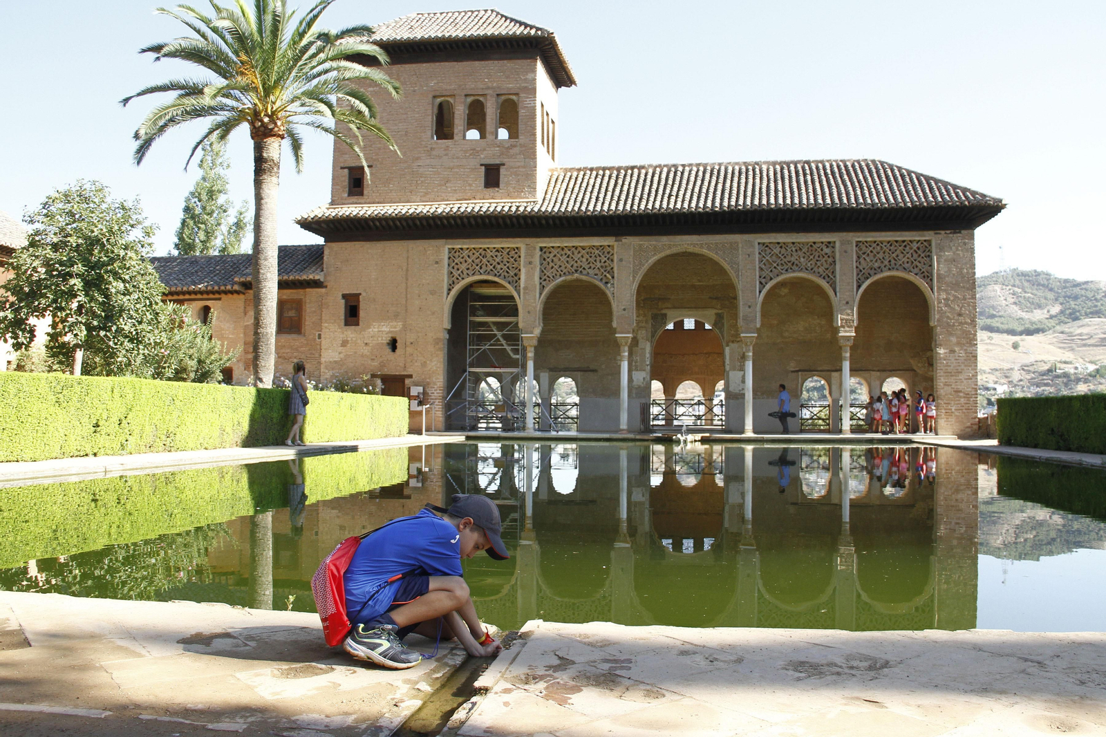 Podemos-IU cree "ridículo" que la Alhambra limite las visitas a escolares