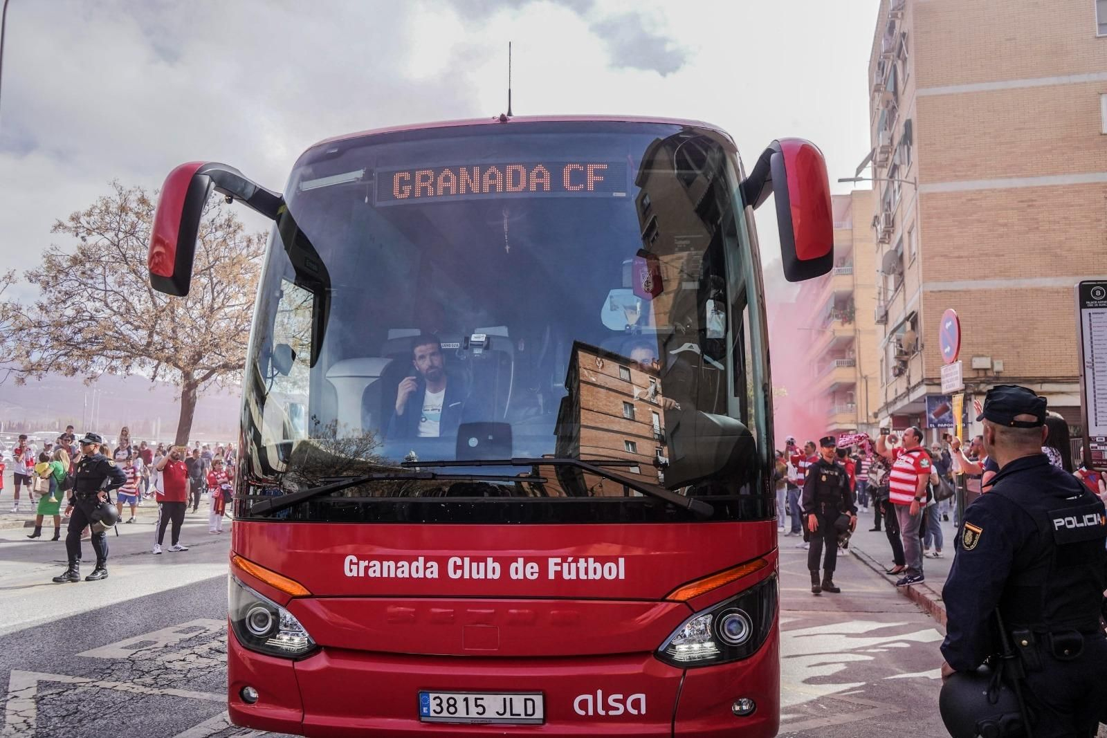 Encuéntrate en la grada en el Granada CF - Real Oviedo