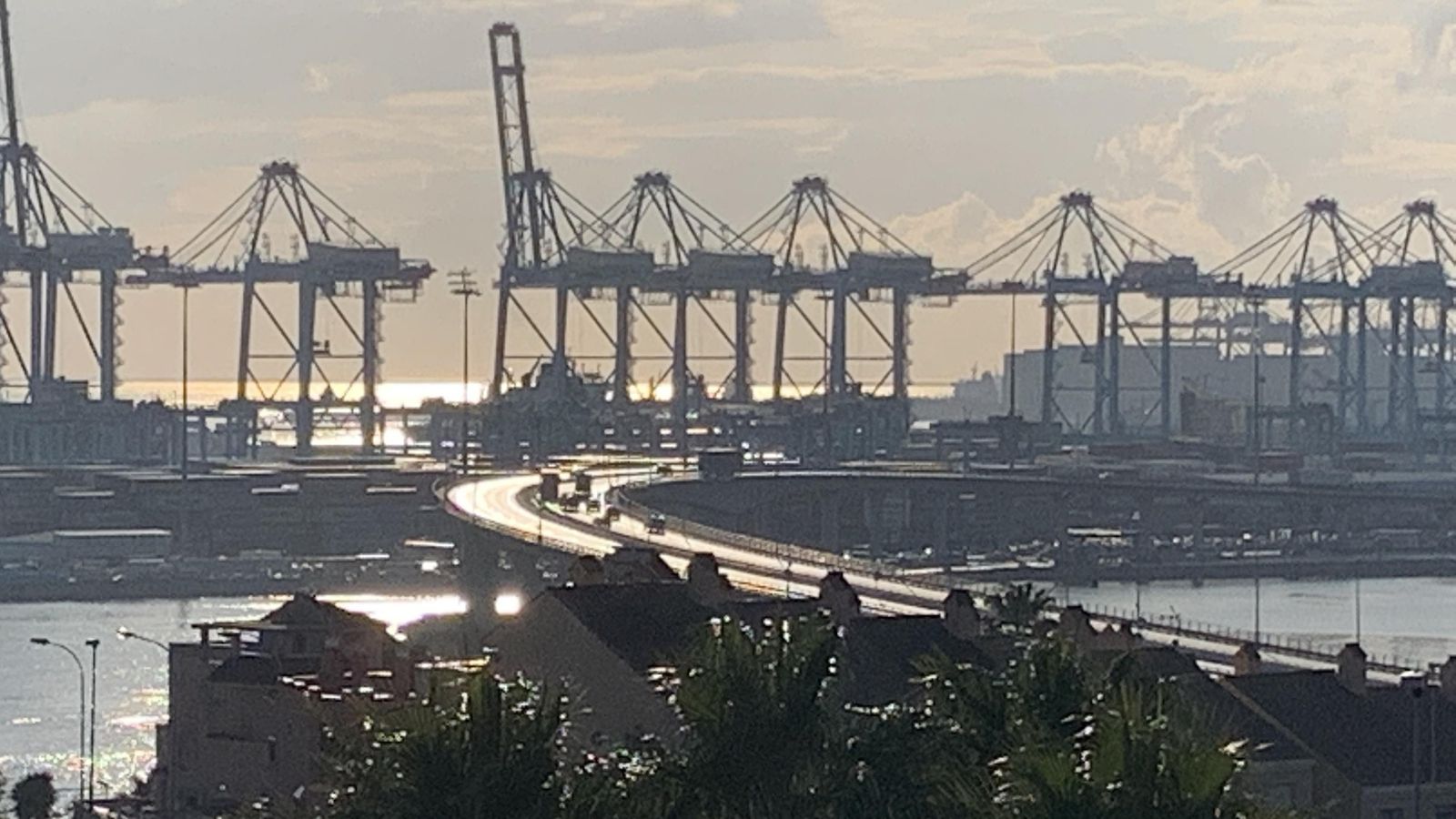 El dispositivo de Emergencias, en el puente del Acceso Norte.