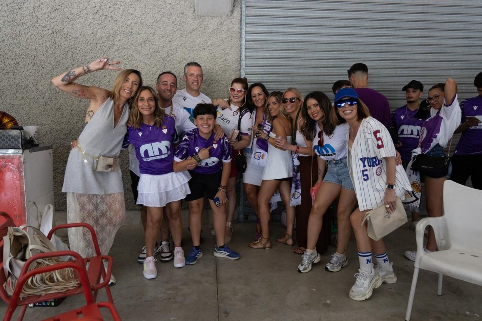 El épico recibimiento de la afición lagarta al Real Jaén, en imágenes