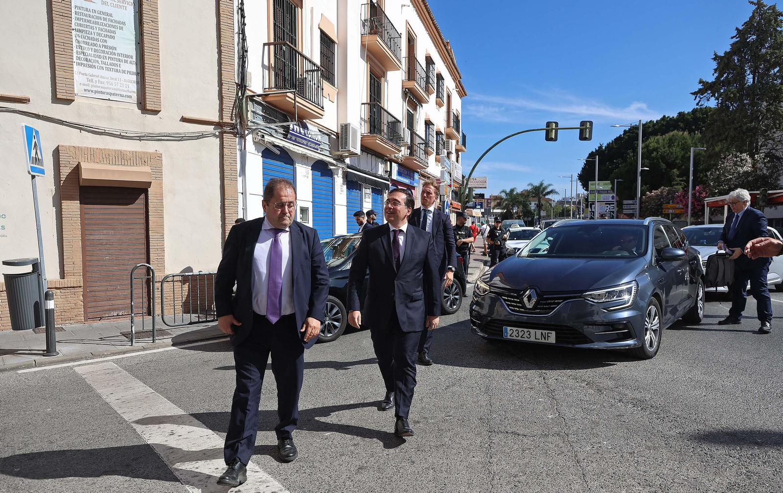 La reunión sobre el Brexit entre los alcaldes de la comarca y el ministro de Exteriores José Manuel Albares, en imágenes