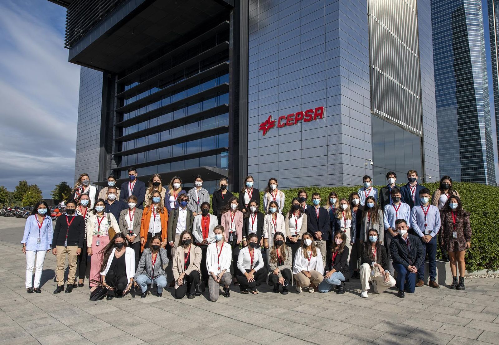 Estudiantes del programa 'Challenging U' que realizan sus prácticas en Cepsa.