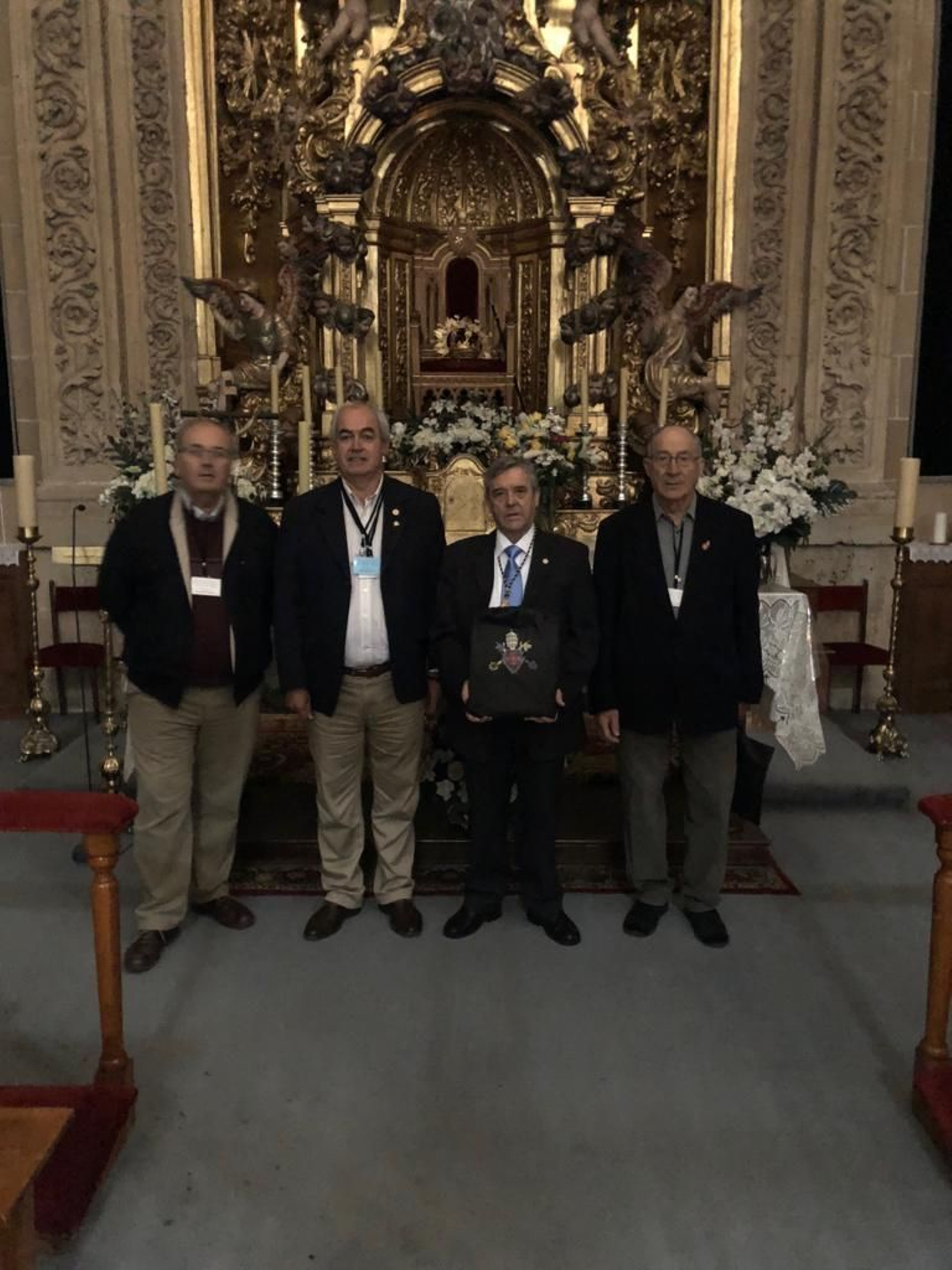 Recuerdo entregado por la Hermandad del Paso Negro a los organizadores. Recuerdo entregado por la Hermandad del Paso Negro a los organizadores.