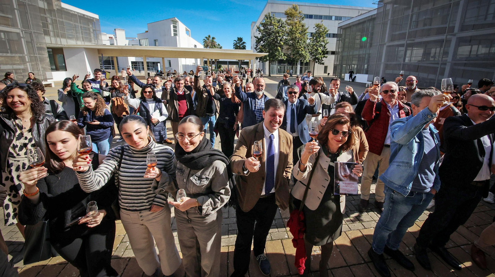 Búscate en el Brindis por el Día Mundial del Enoturismo en el Campus de Jerez