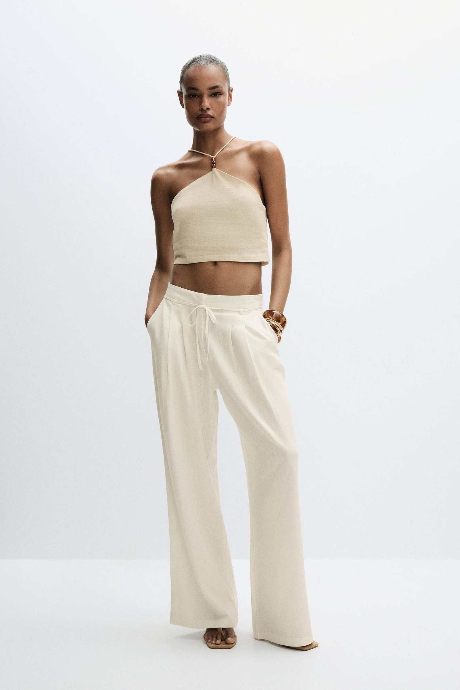 Pantalones sueltecitos de Lefties.