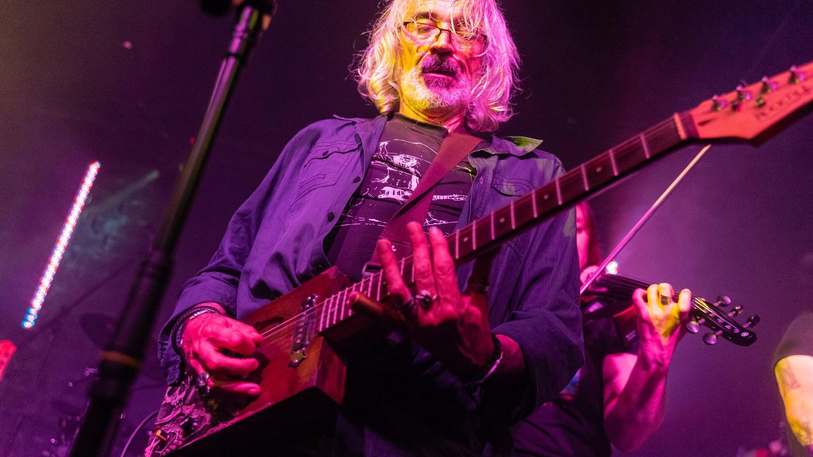 Fidel Camacho, en el concierto de presentación del disco 'Retales' en Huelva Rock. 