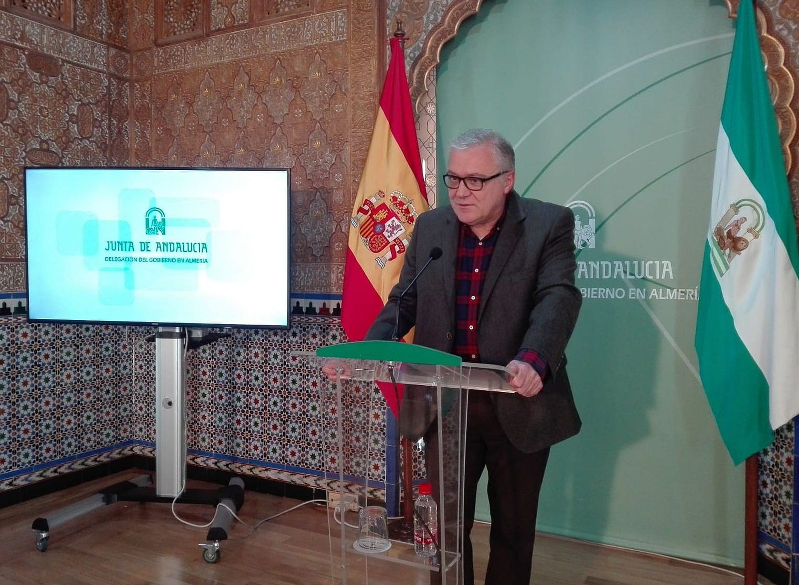 El delegado de Economía, Emilio Ortiz, en la presentación del plan de la Junta para el comercio