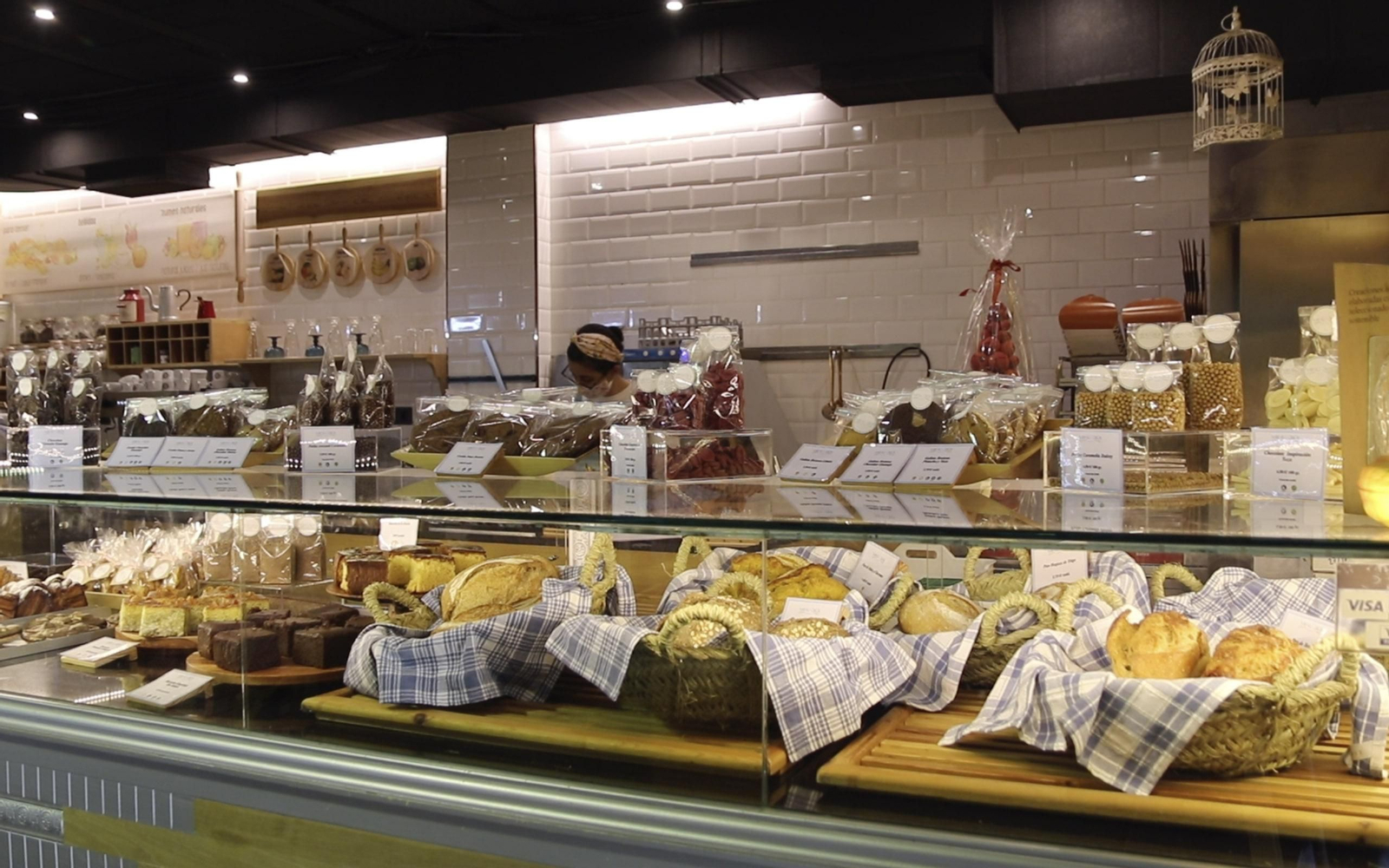 Expositor de Bocasú de Manu Jara,  en el Mercado de Triana.