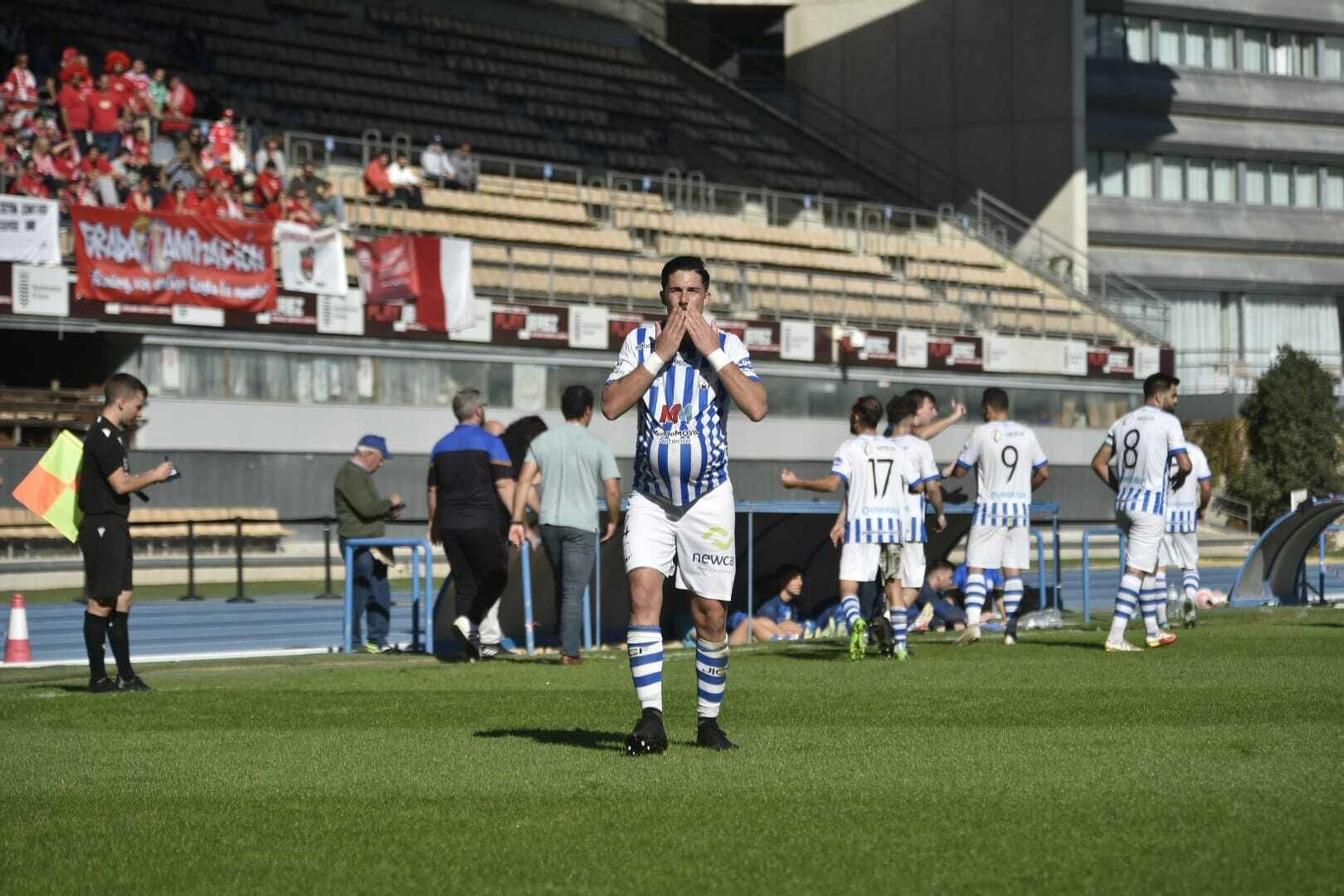 La fiesta del Jerez Industrial ante el Racing en Chapín