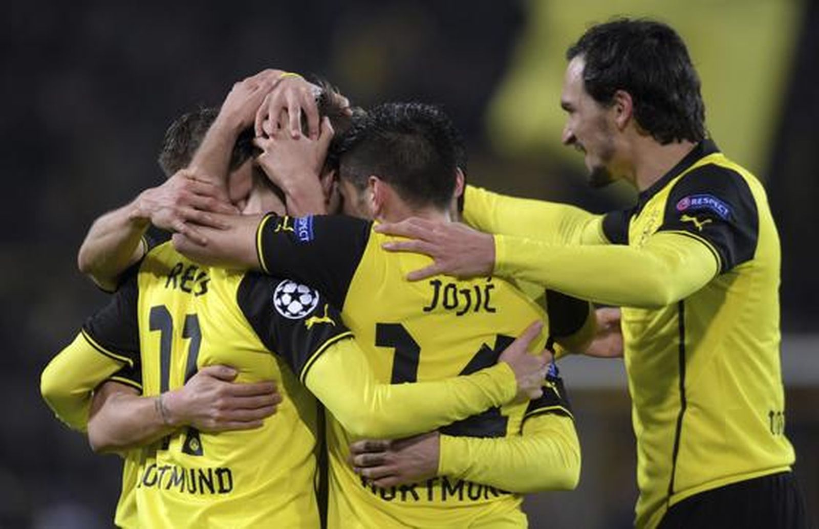 El Real Madrid sufre en Alemania para sellar el pase (2-0)