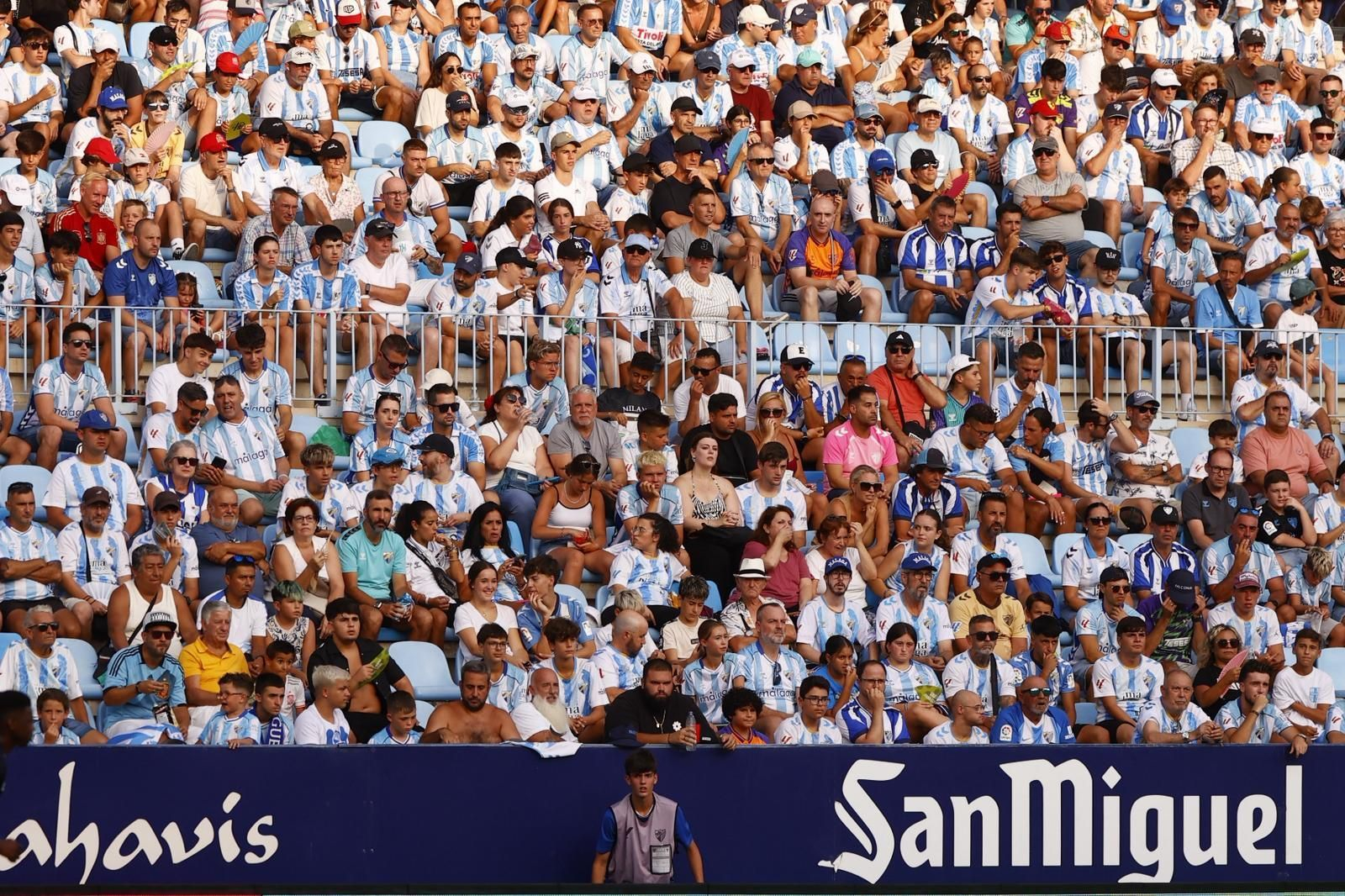 Búscate en las gradas de La Rosaleda en el Málaga CF-Eibar
