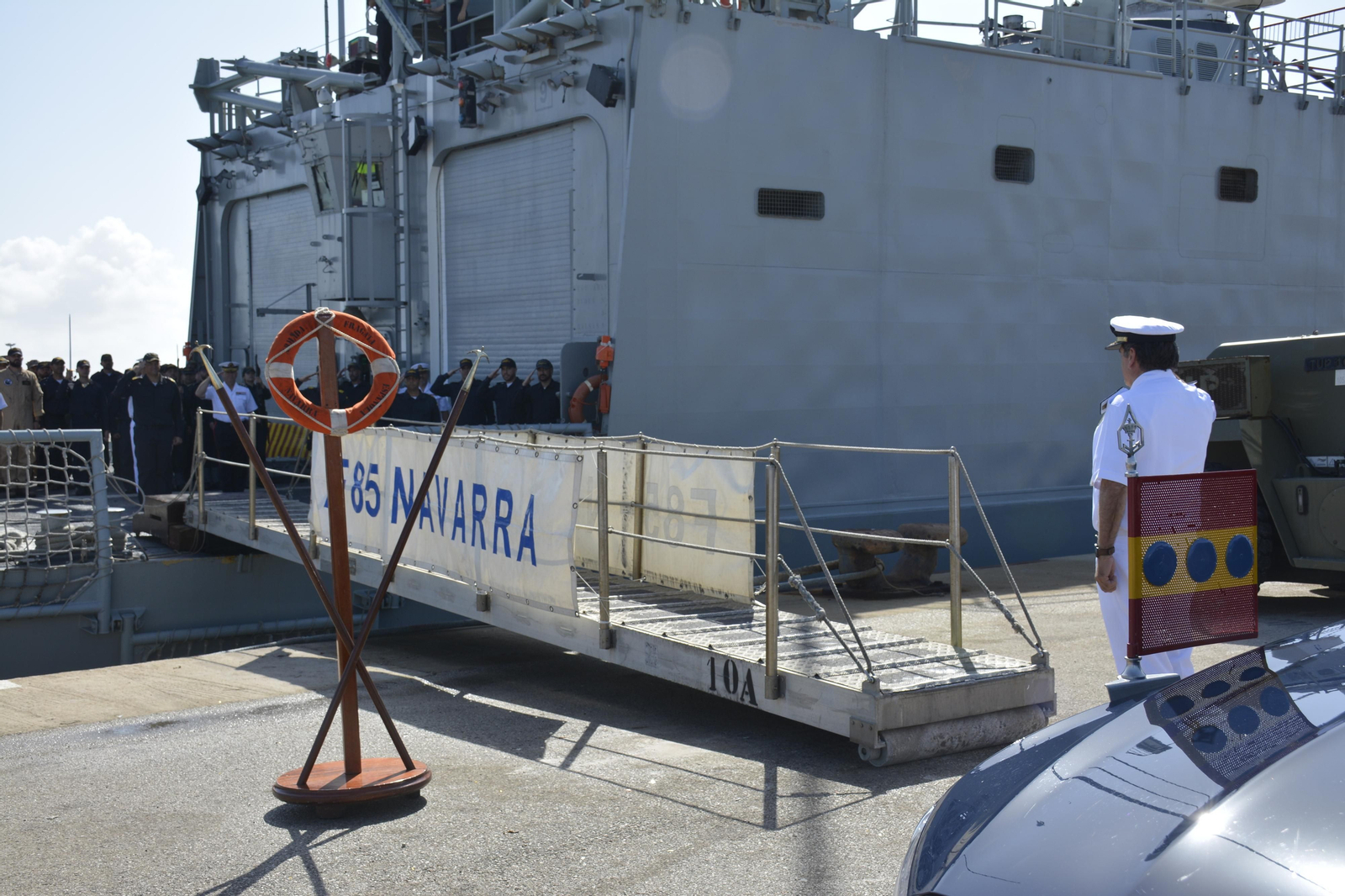 Armada: Las imágenes de la despedida a la fragata Navarra en la Base de Rota