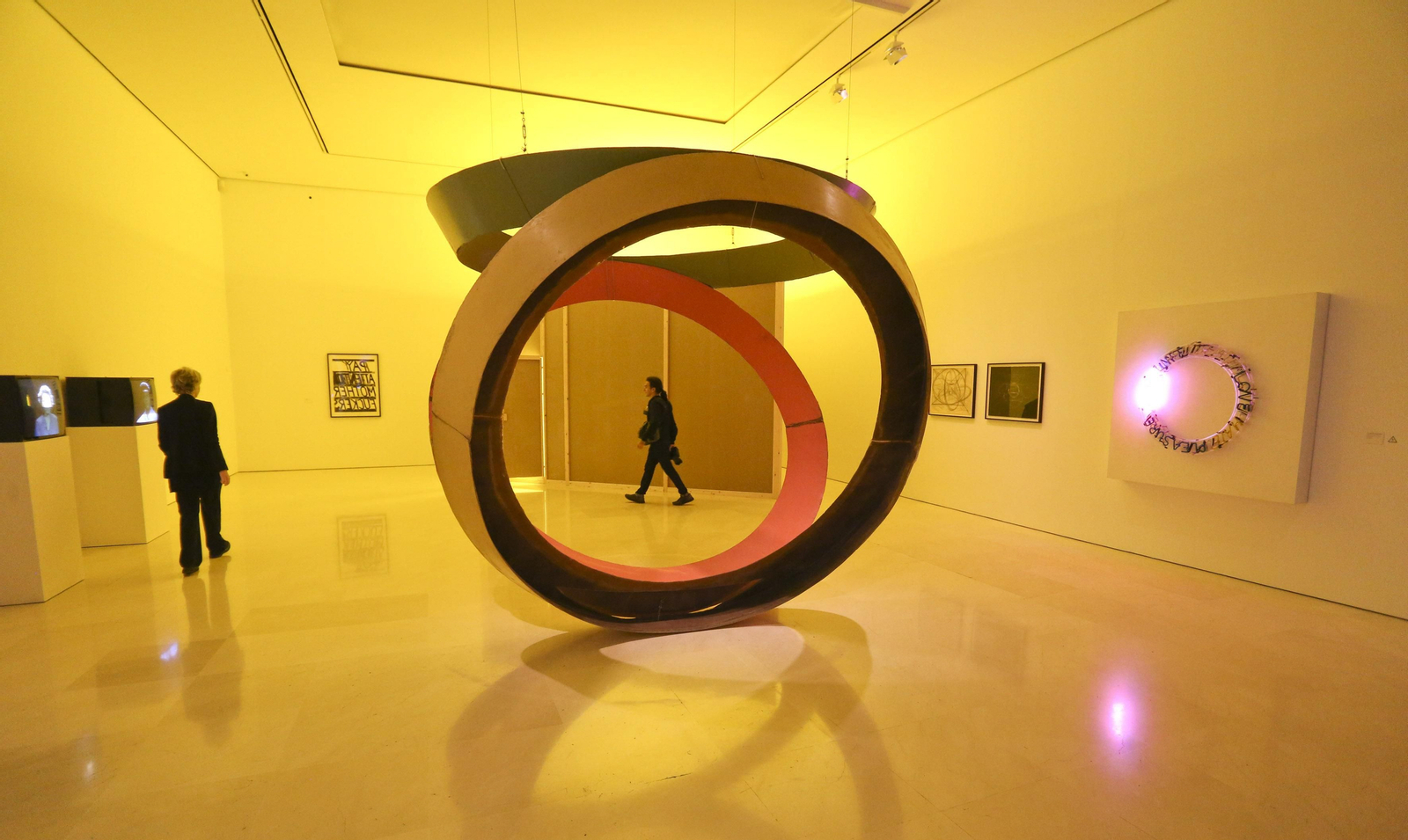 Fotos de la exposición de Bruce Nauman en el Museo Picasso Málaga