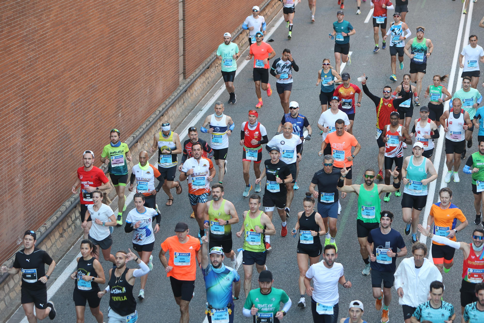 Búscate en la Zurich maratón de Sevilla