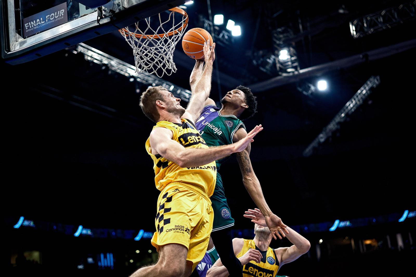Las fotos de la final de la BCL entre Lenovo Tenerife y Unicaja Baloncesto