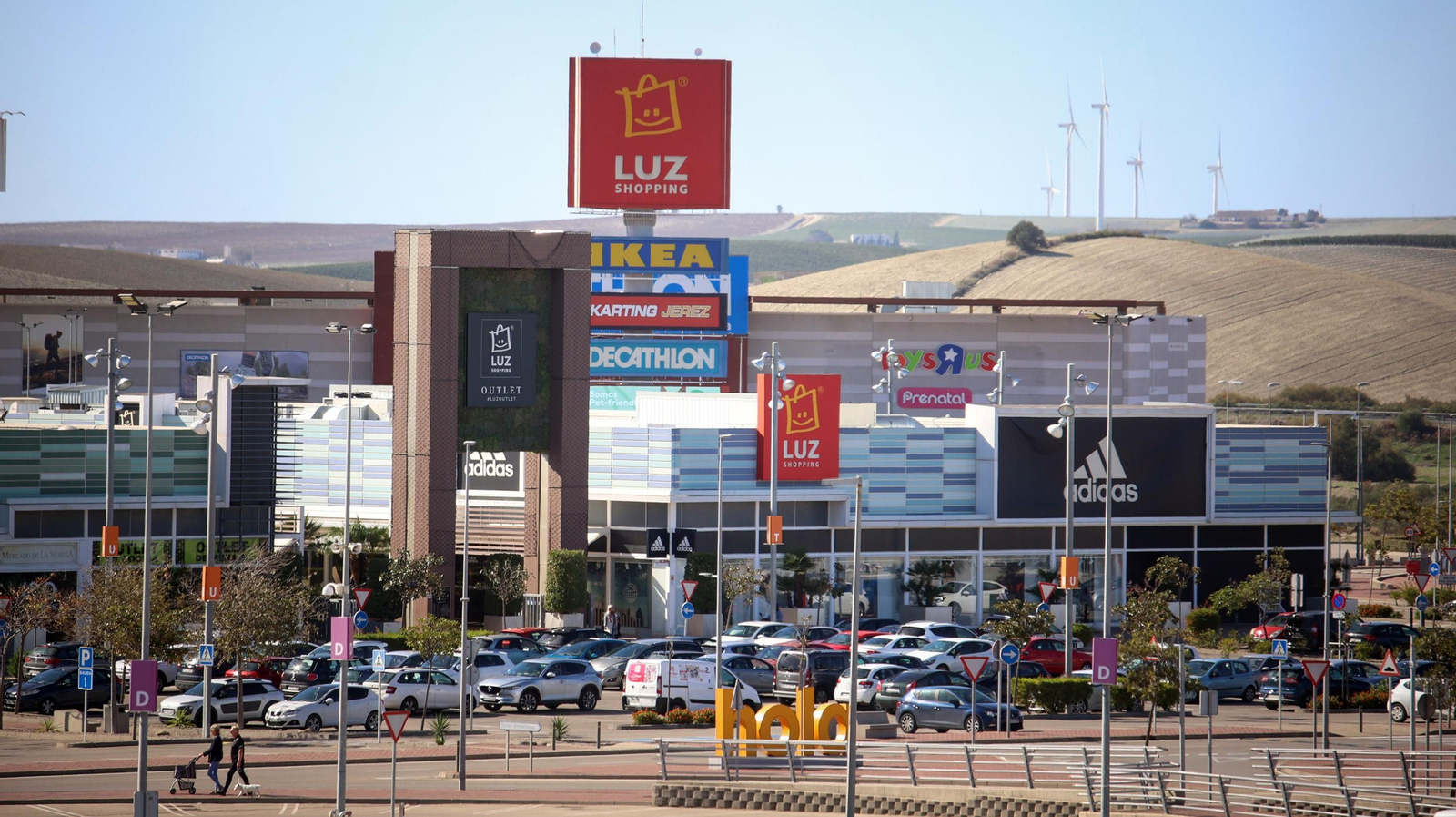 Panorámica del parque comercial Luz Shopping. Panorámica del parque comercial Luz Shopping.