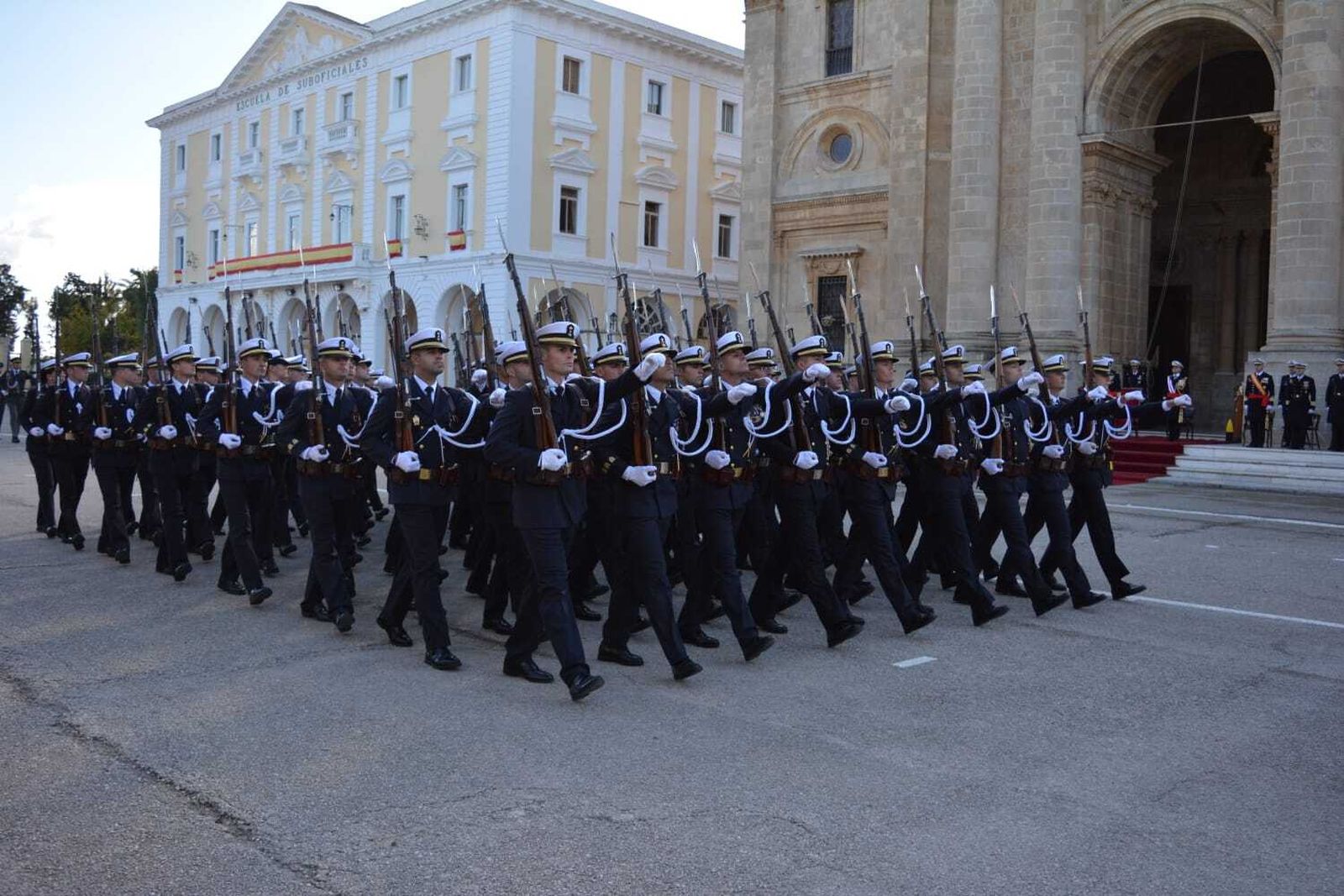 Jura de bandera en la Escuela de Suboficiales de San Fernando