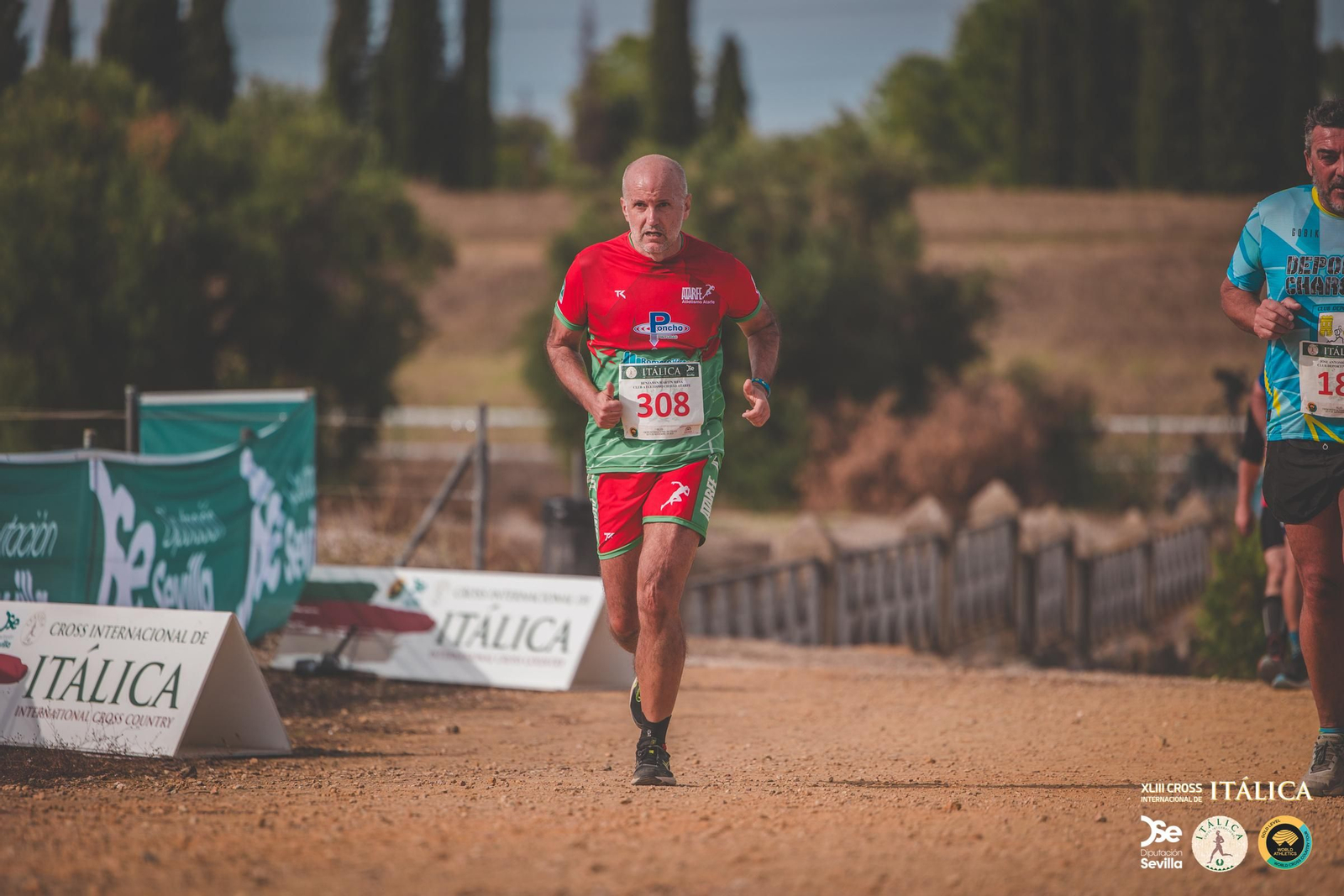 Búscate en las fotos del Cross de Itálica 2025 | 2